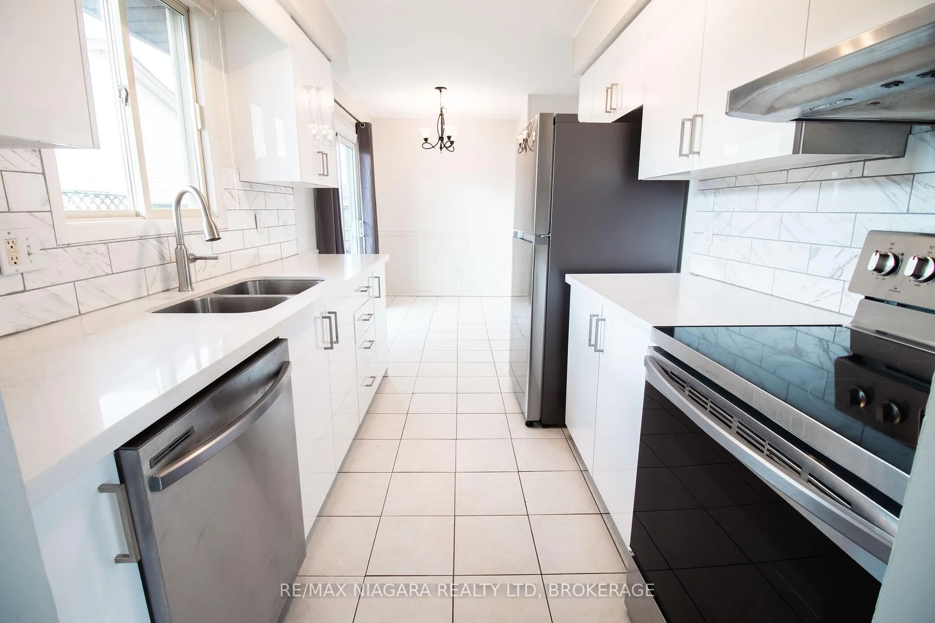 Photo 6 of 100 Terrace Avenue, Welland, Broadway — HOMEH