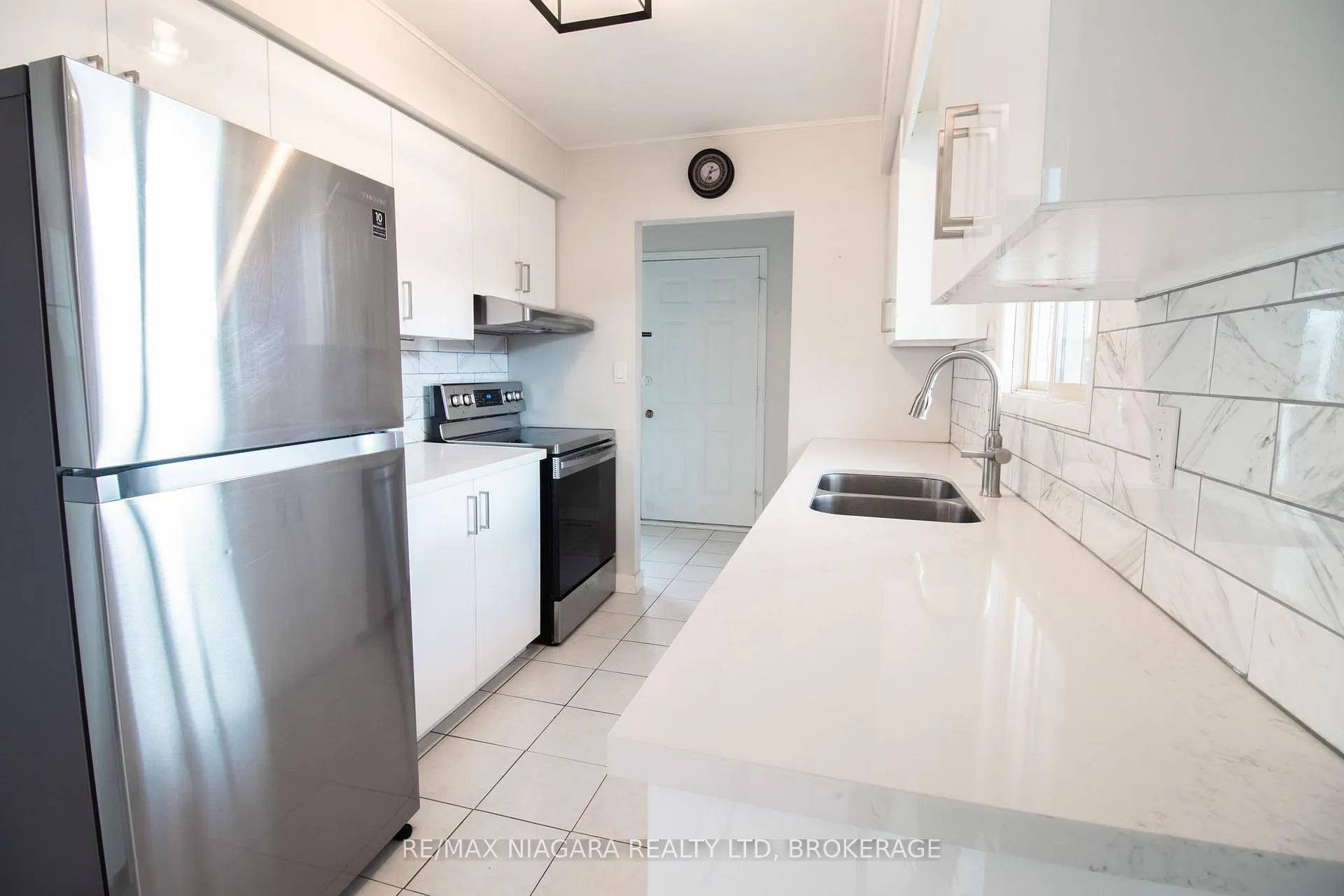 Photo 8 of 100 Terrace Avenue, Welland, Broadway — HOMEH