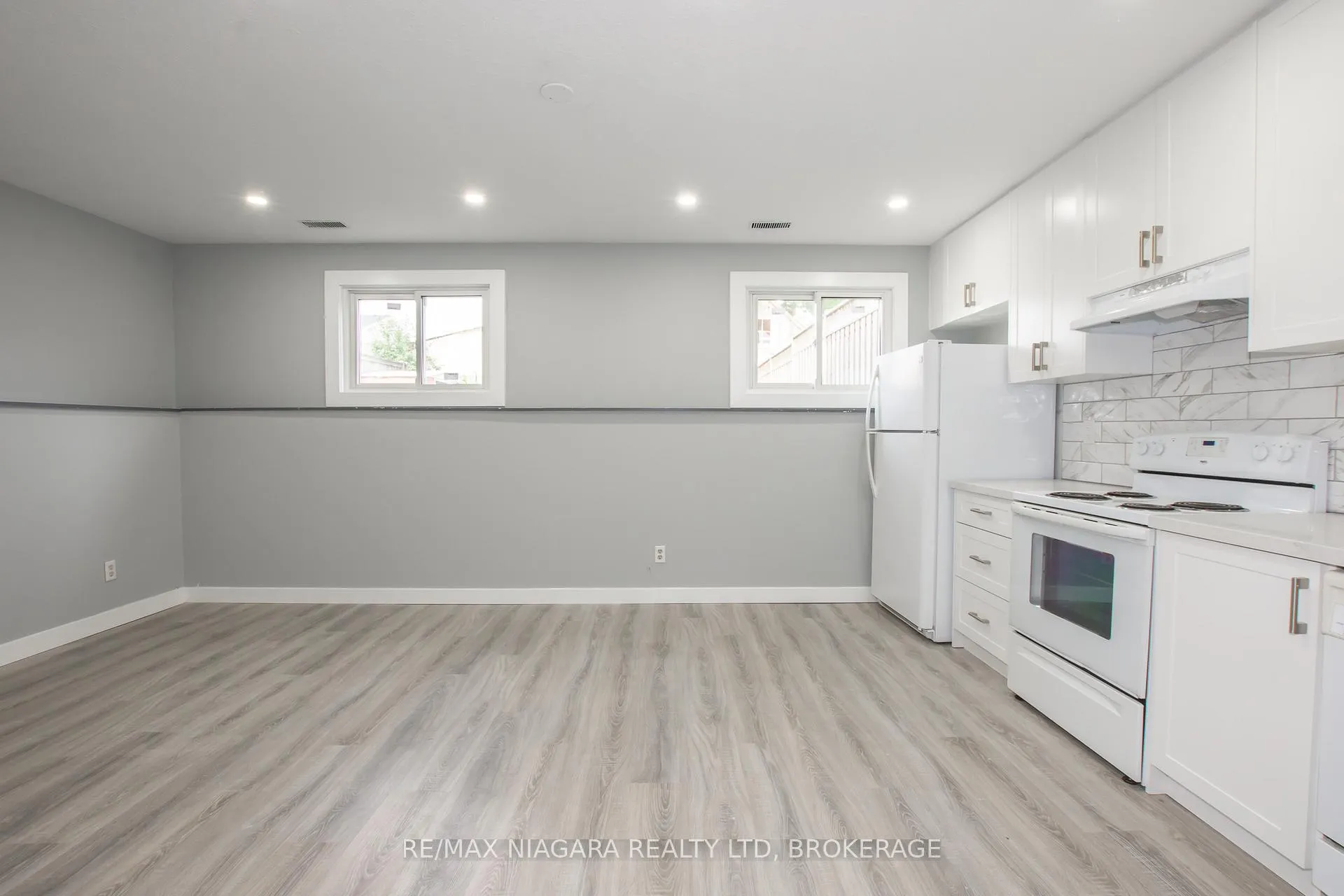Photo 21 of 100 Terrace Avenue, Welland, Broadway — HOMEH