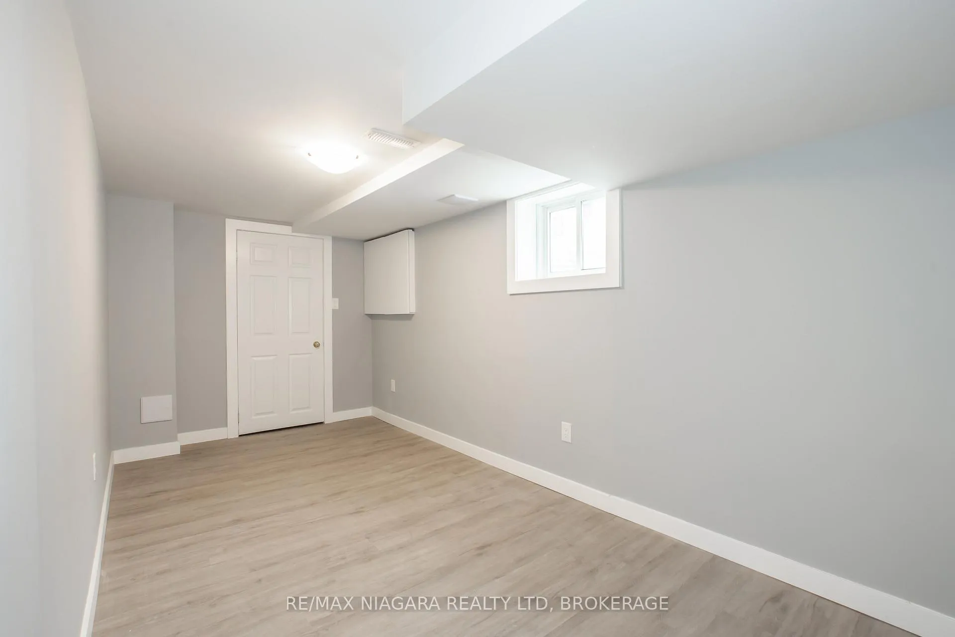 Photo 31 of 100 Terrace Avenue, Welland, Broadway — HOMEH