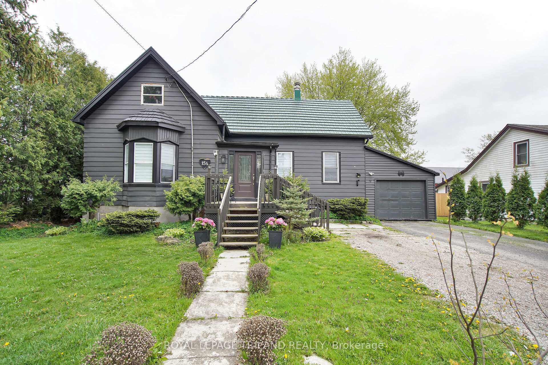 Front of 154 John Street