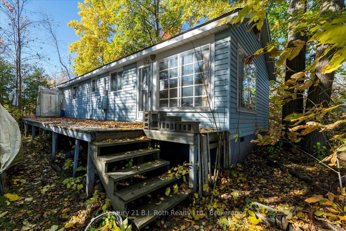 Photo 2 of 152 Beck Street, Wasaga Beach — HOMEH