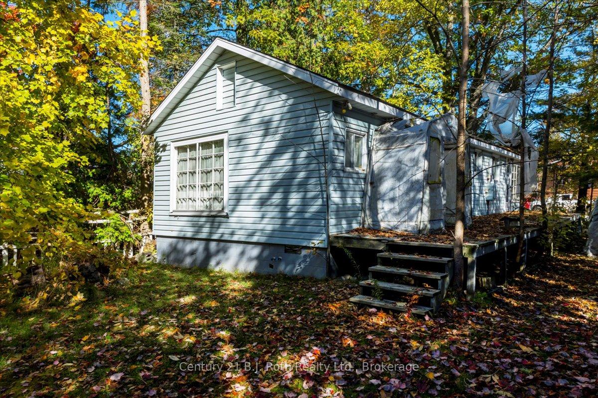 Photo 4 of 152 Beck Street, Wasaga Beach — HOMEH