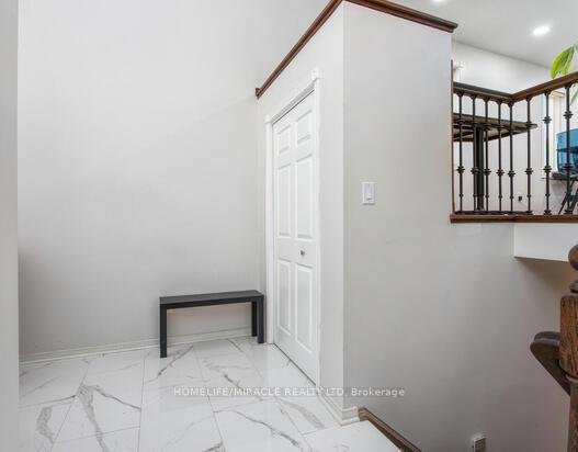 Photo 6 of 550 Penny Lane, Waterloo — HOMEH