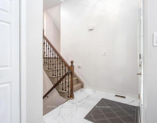 Photo 7 of 550 Penny Lane, Waterloo — HOMEH