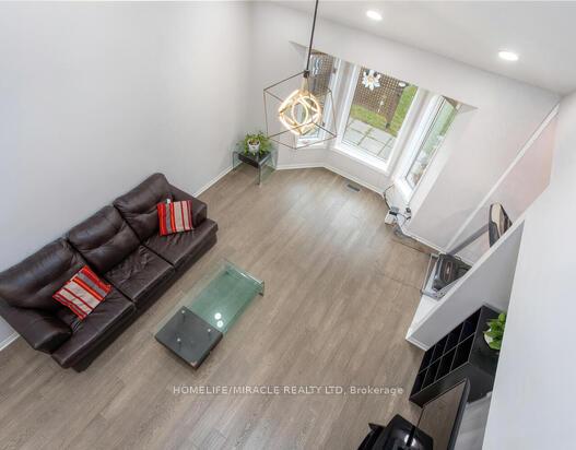 Photo 8 of 550 Penny Lane, Waterloo — HOMEH