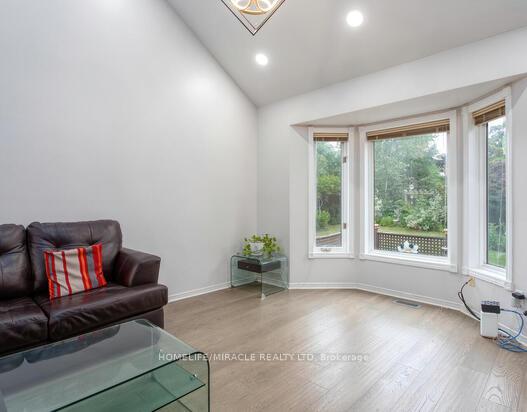 Photo 14 of 550 Penny Lane, Waterloo — HOMEH