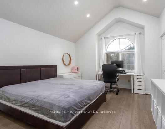 Photo 18 of 550 Penny Lane, Waterloo — HOMEH