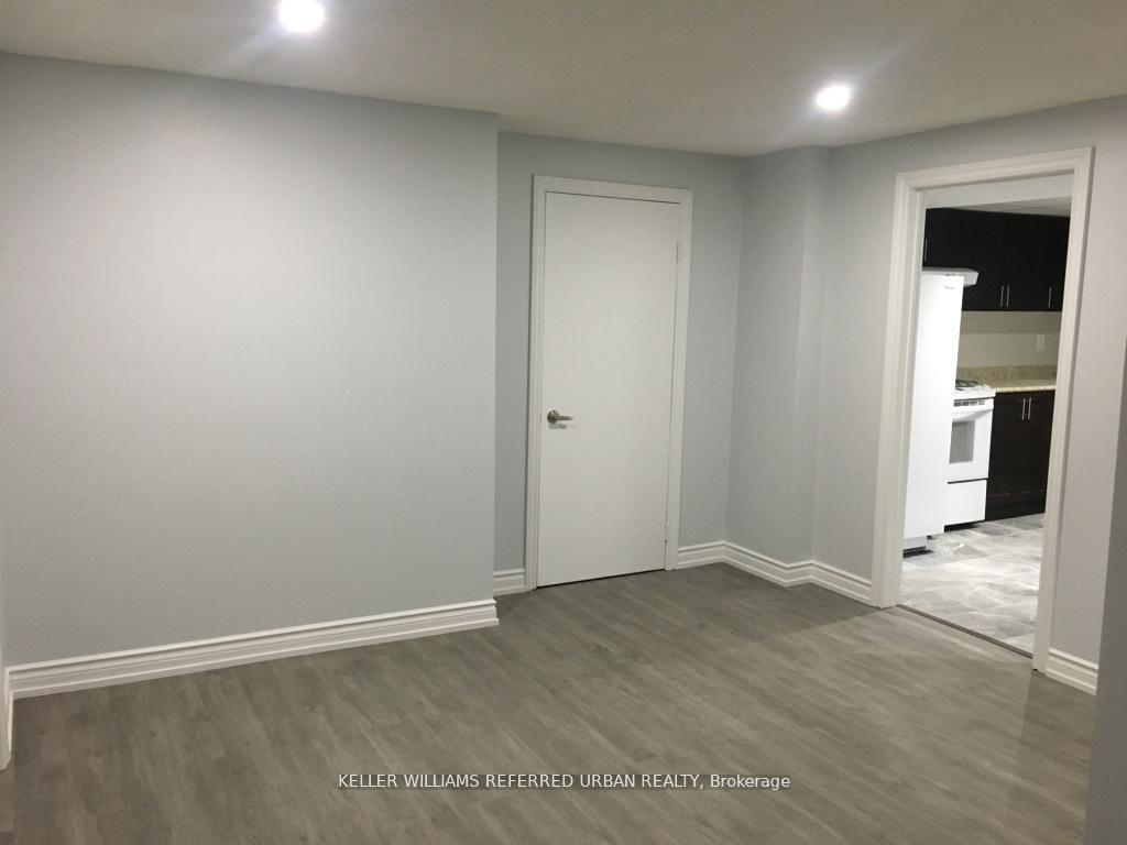 Photo 5 of Unit Lower, 27 Claudia Avenue, Vaughan, West Woodbridge — HOMEH