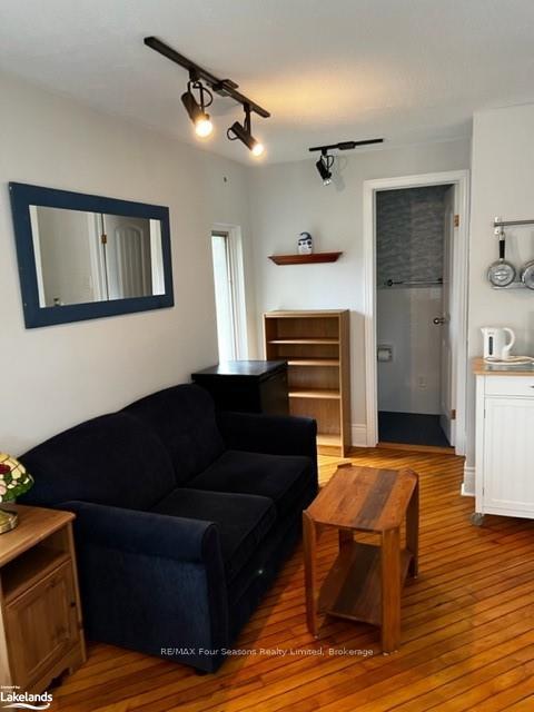 Photo 3 of 1055 Mosley Street, Wasaga Beach — HOMEH