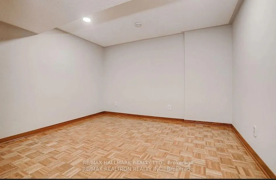 Photo 6 of Unit Bsmt, 364 Castlehill Road, Vaughan, Maple — HOMEH
