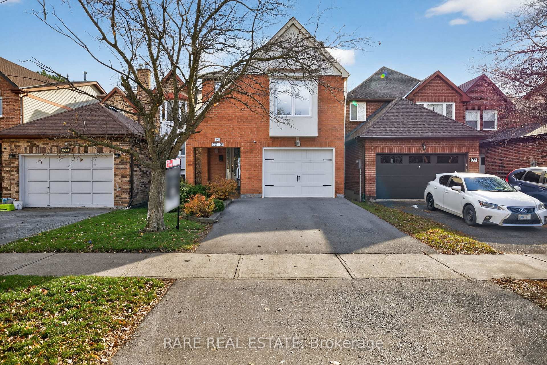 Photo 2 of 99 Esther Crescent, Vaughan, Crestwood-Springfarm-Yorkhill — HOMEH