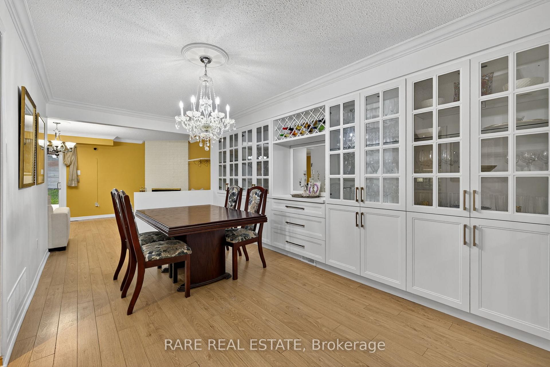 Photo 6 of 99 Esther Crescent, Vaughan, Crestwood-Springfarm-Yorkhill — HOMEH