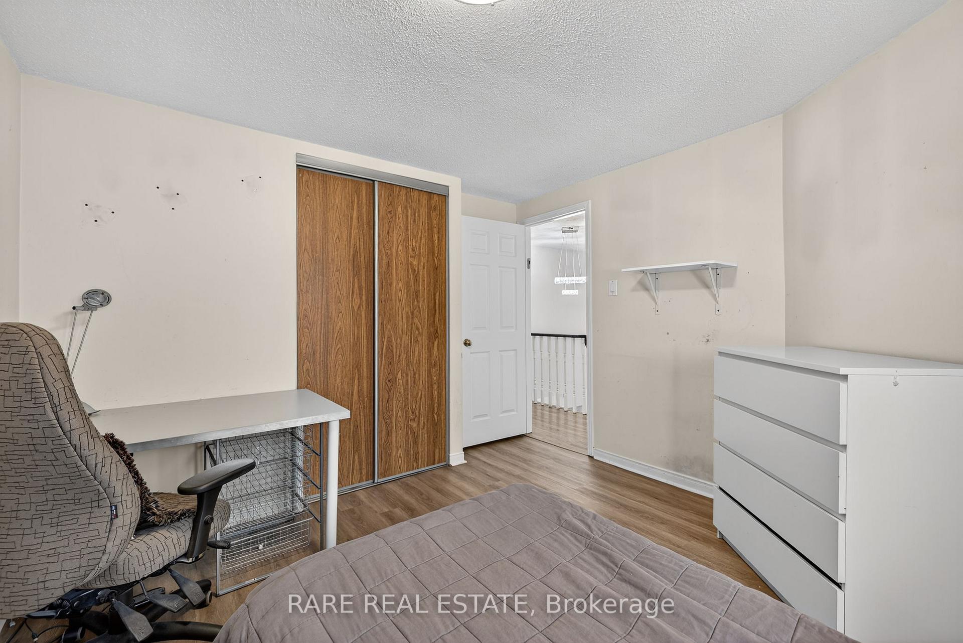 Photo 20 of 99 Esther Crescent, Vaughan, Crestwood-Springfarm-Yorkhill — HOMEH