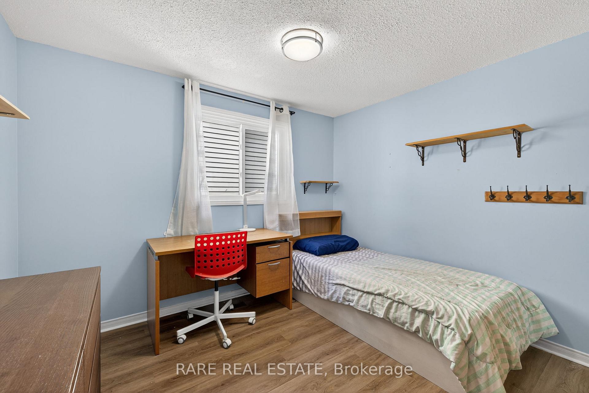 Photo 22 of 99 Esther Crescent, Vaughan, Crestwood-Springfarm-Yorkhill — HOMEH