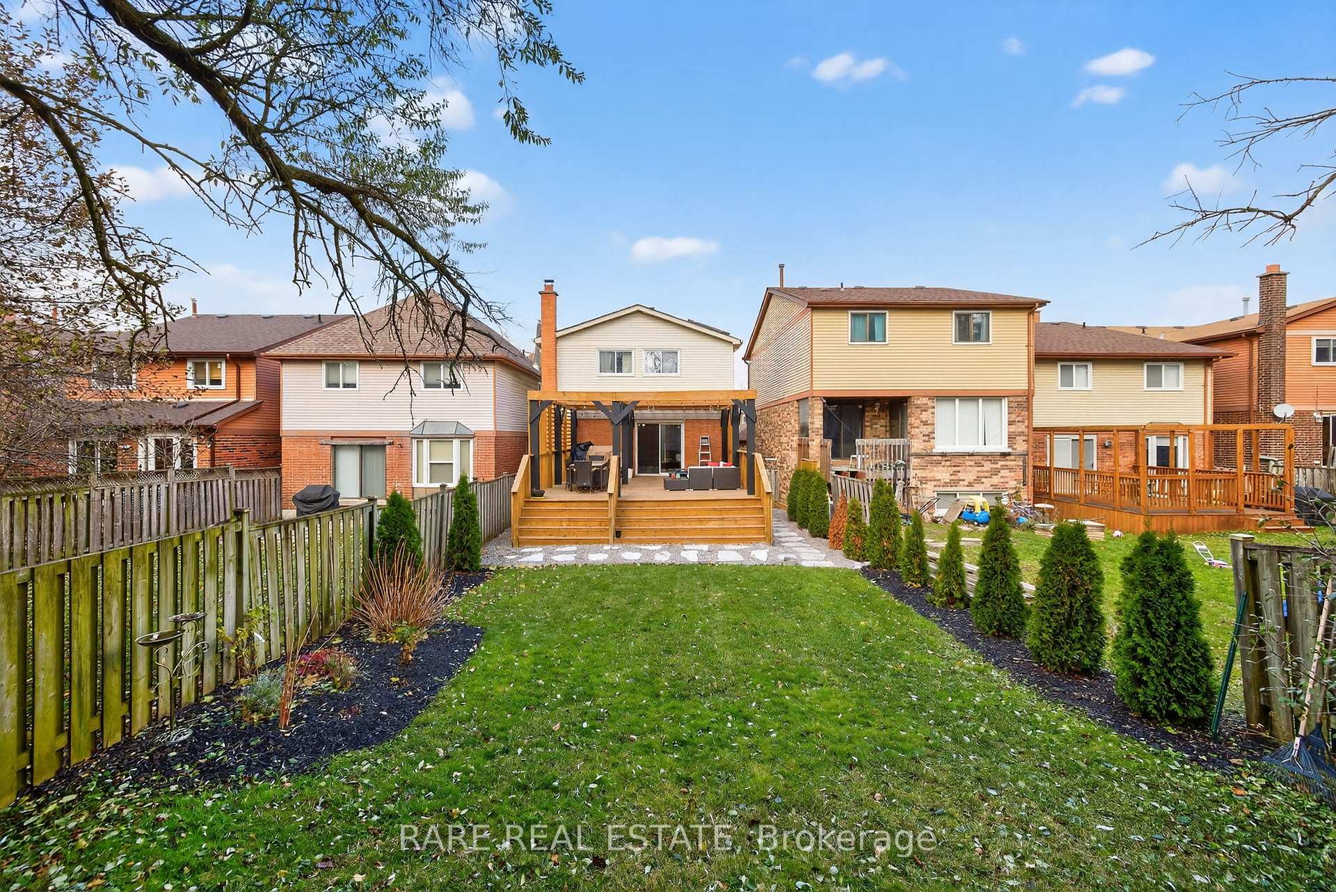 Photo 40 of 99 Esther Crescent, Vaughan, Crestwood-Springfarm-Yorkhill — HOMEH