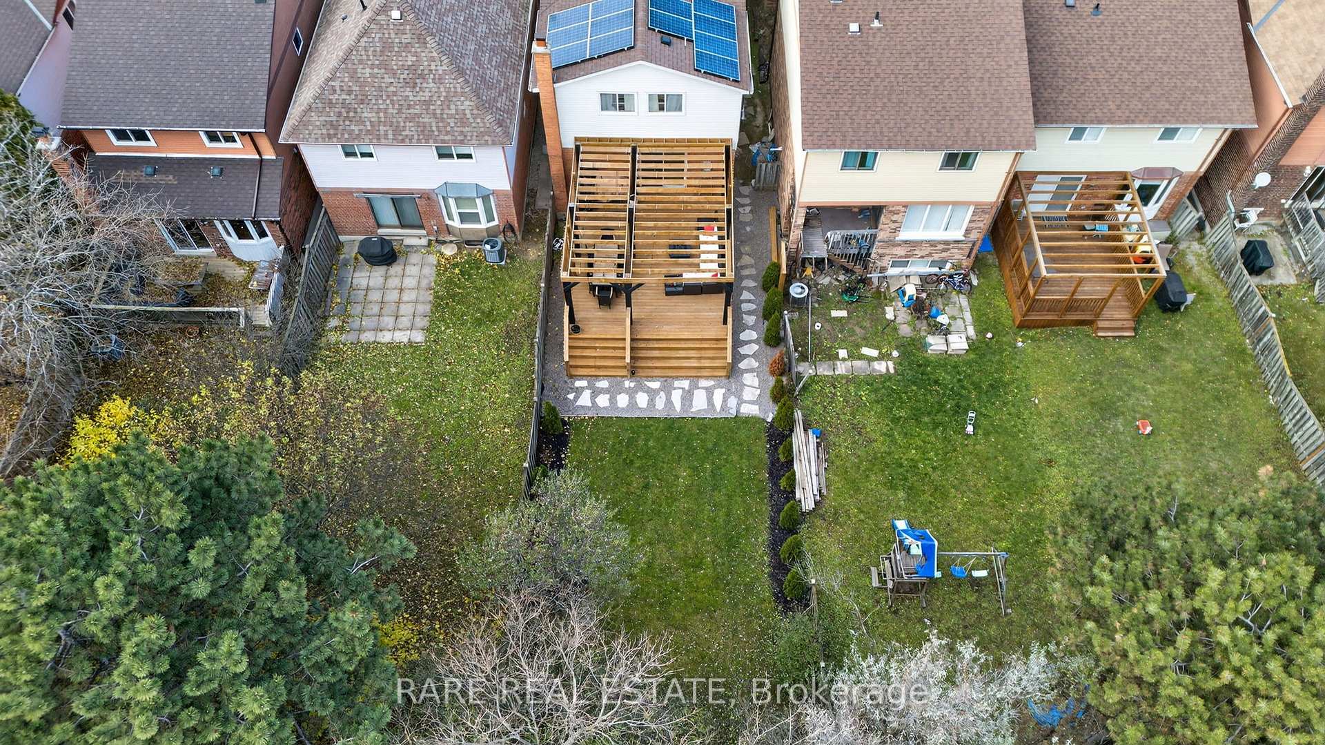 Photo 41 of 99 Esther Crescent, Vaughan, Crestwood-Springfarm-Yorkhill — HOMEH