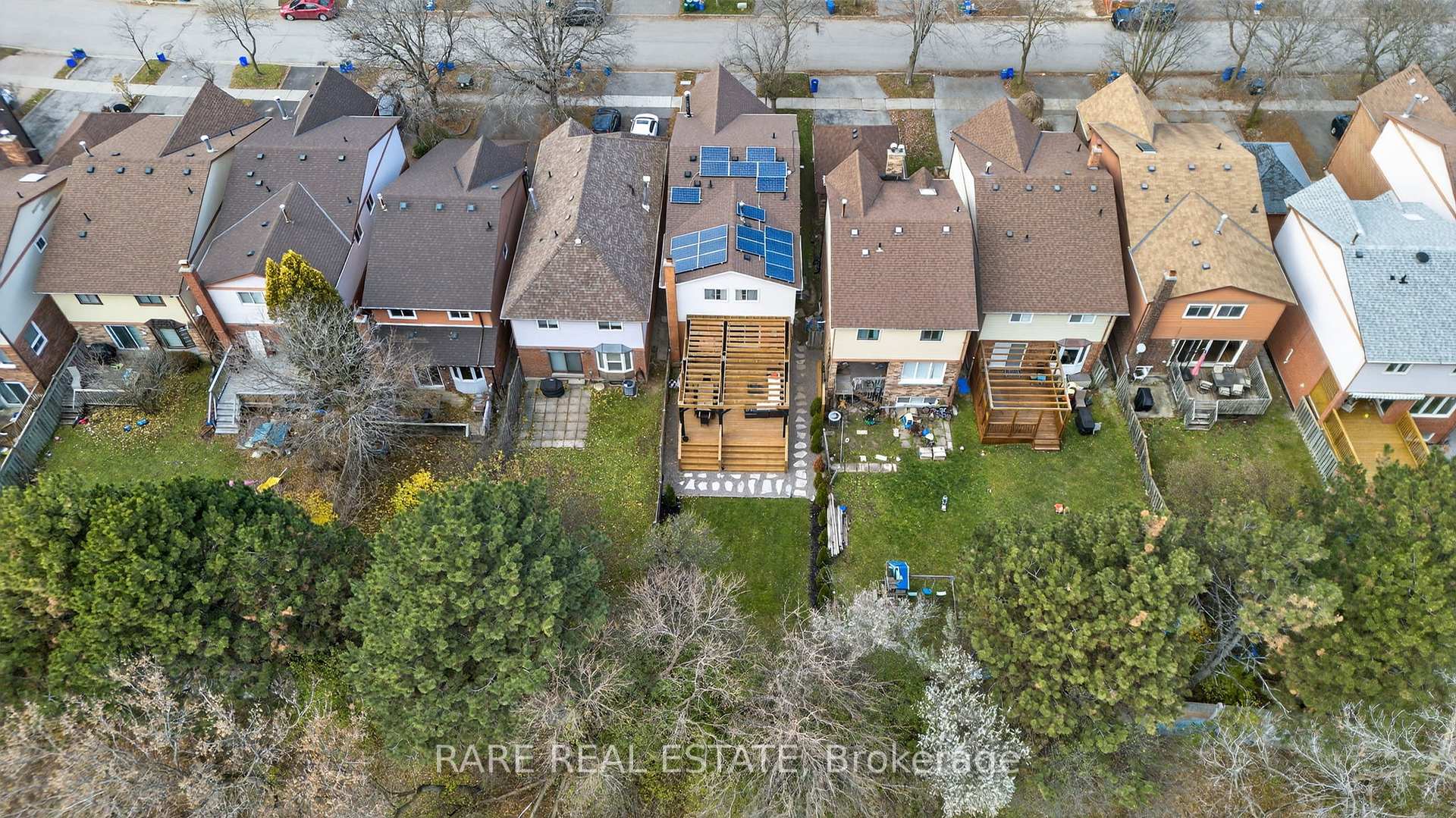 Photo 42 of 99 Esther Crescent, Vaughan, Crestwood-Springfarm-Yorkhill — HOMEH
