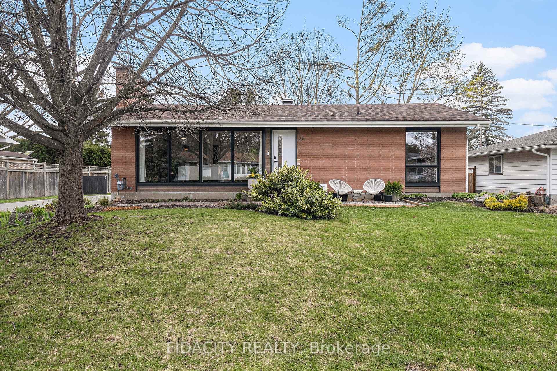 Photo 3 of 26 Stinson Avenue, Ottawa, Lynwood Village — HOMEH