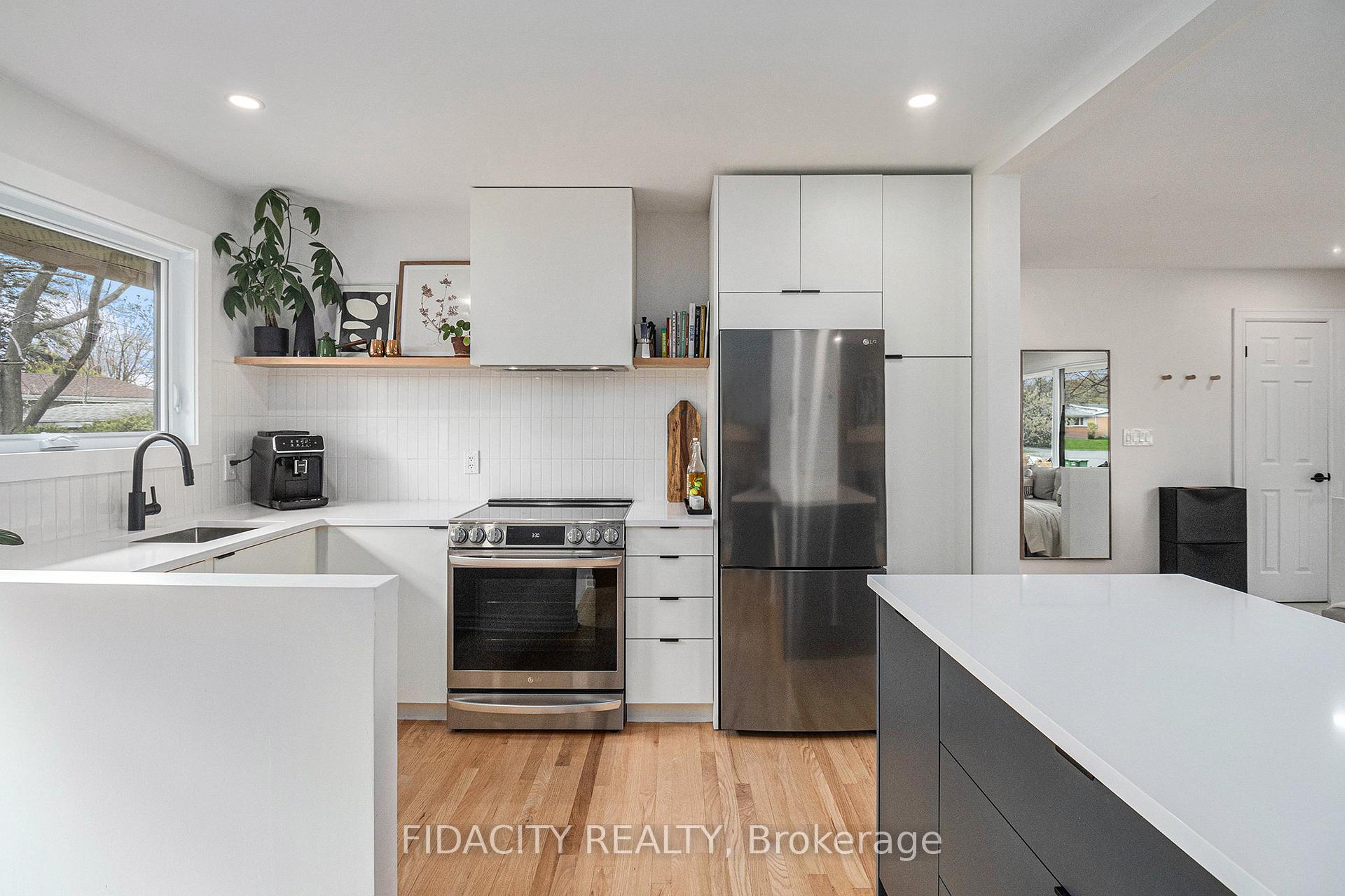 Photo 9 of 26 Stinson Avenue, Ottawa, Lynwood Village — HOMEH