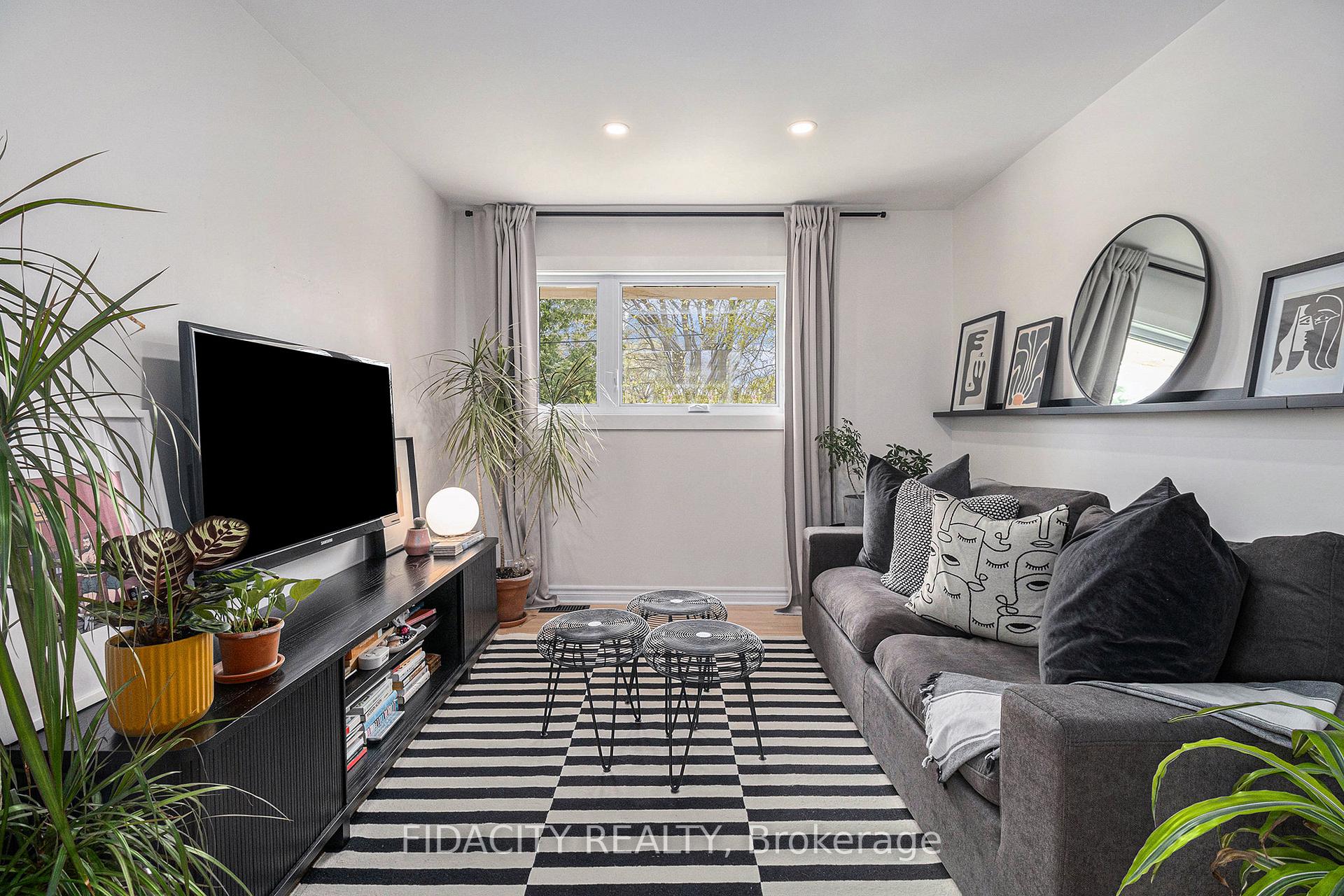Photo 11 of 26 Stinson Avenue, Ottawa, Lynwood Village — HOMEH