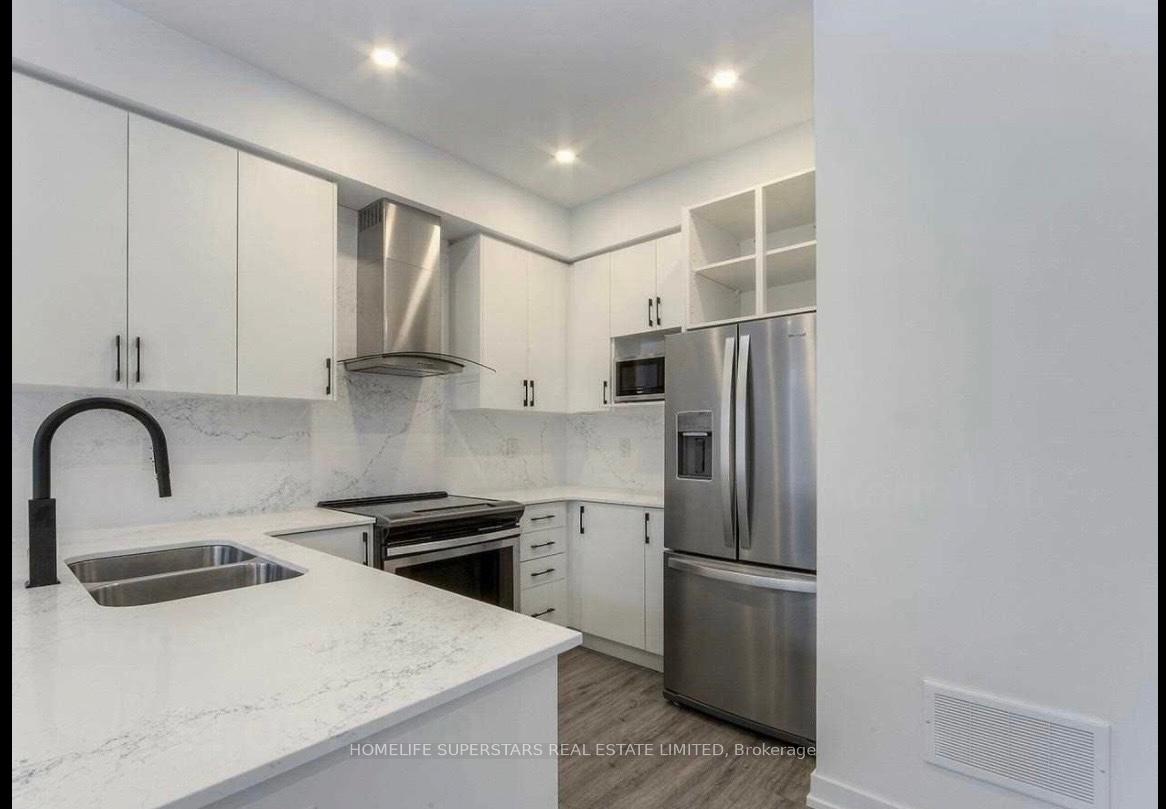 Photo 3 of 70 Dalhousie Street, Vaughan, Vaughan Grove — HOMEH