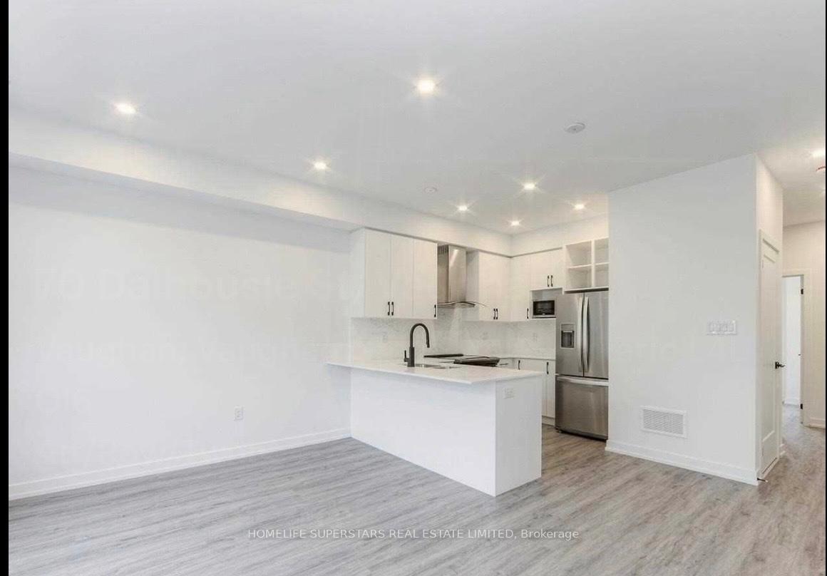 Photo 4 of 70 Dalhousie Street, Vaughan, Vaughan Grove — HOMEH