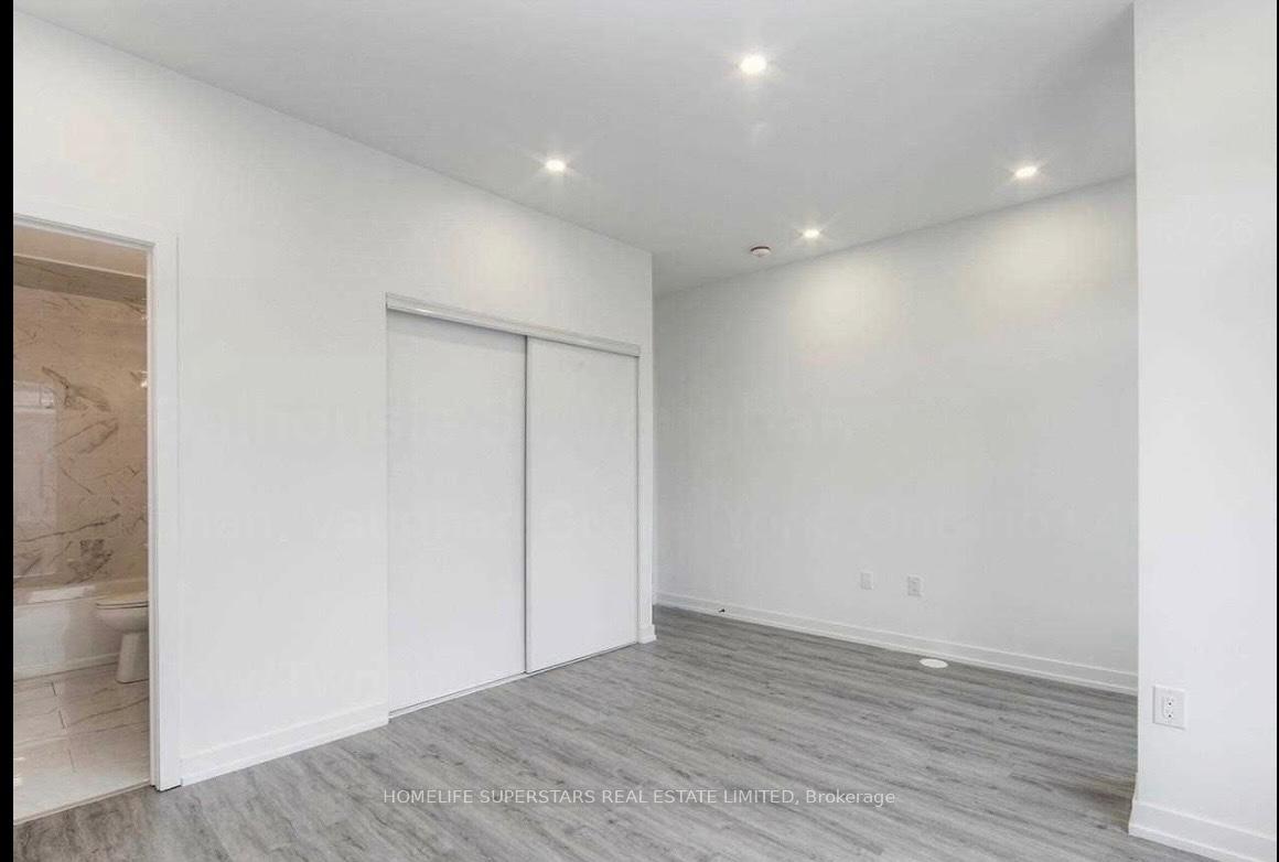 Photo 10 of 70 Dalhousie Street, Vaughan, Vaughan Grove — HOMEH