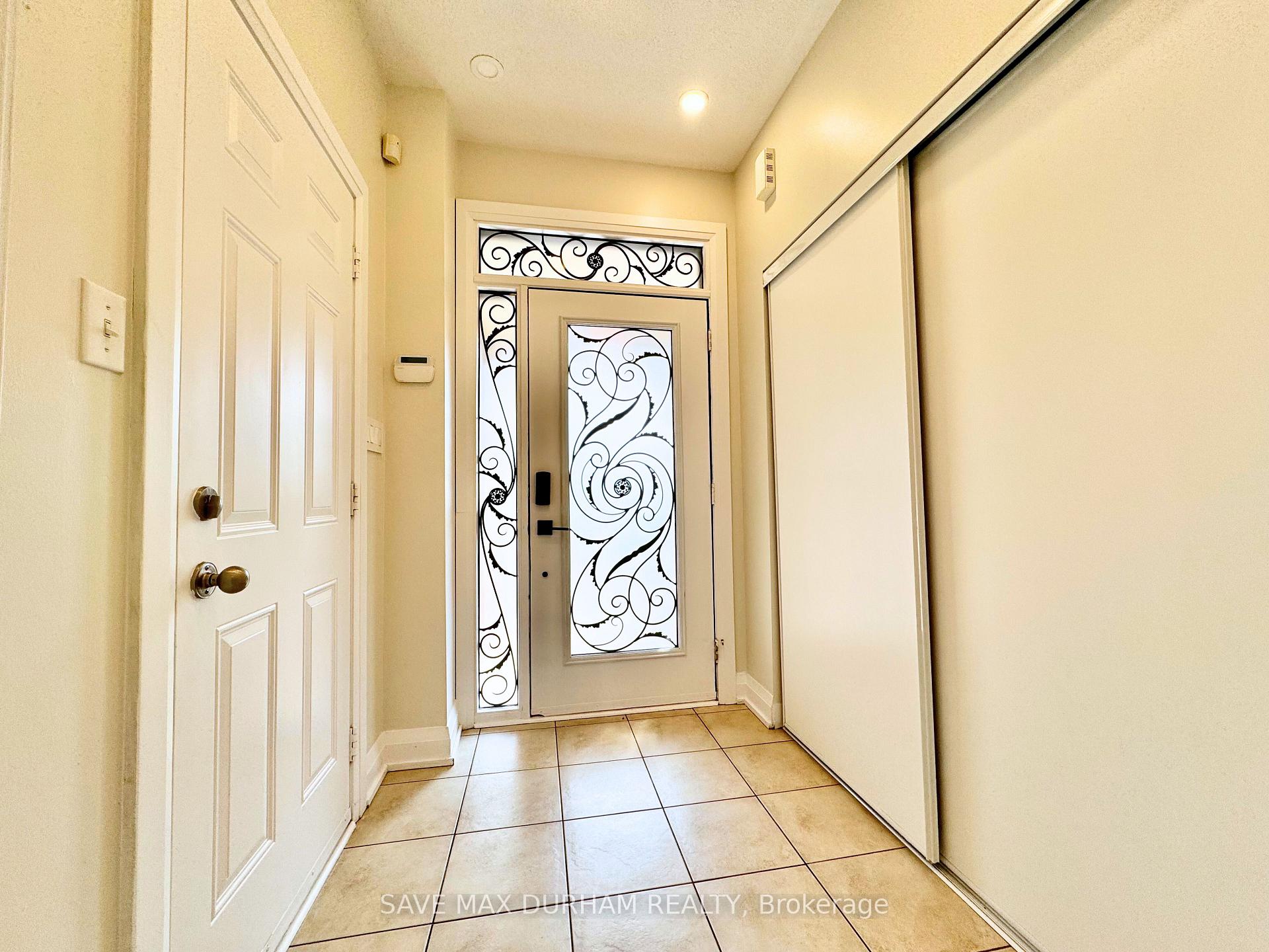 Photo 4 of 18 Silverwood Circle, Ajax, Central East — HOMEH