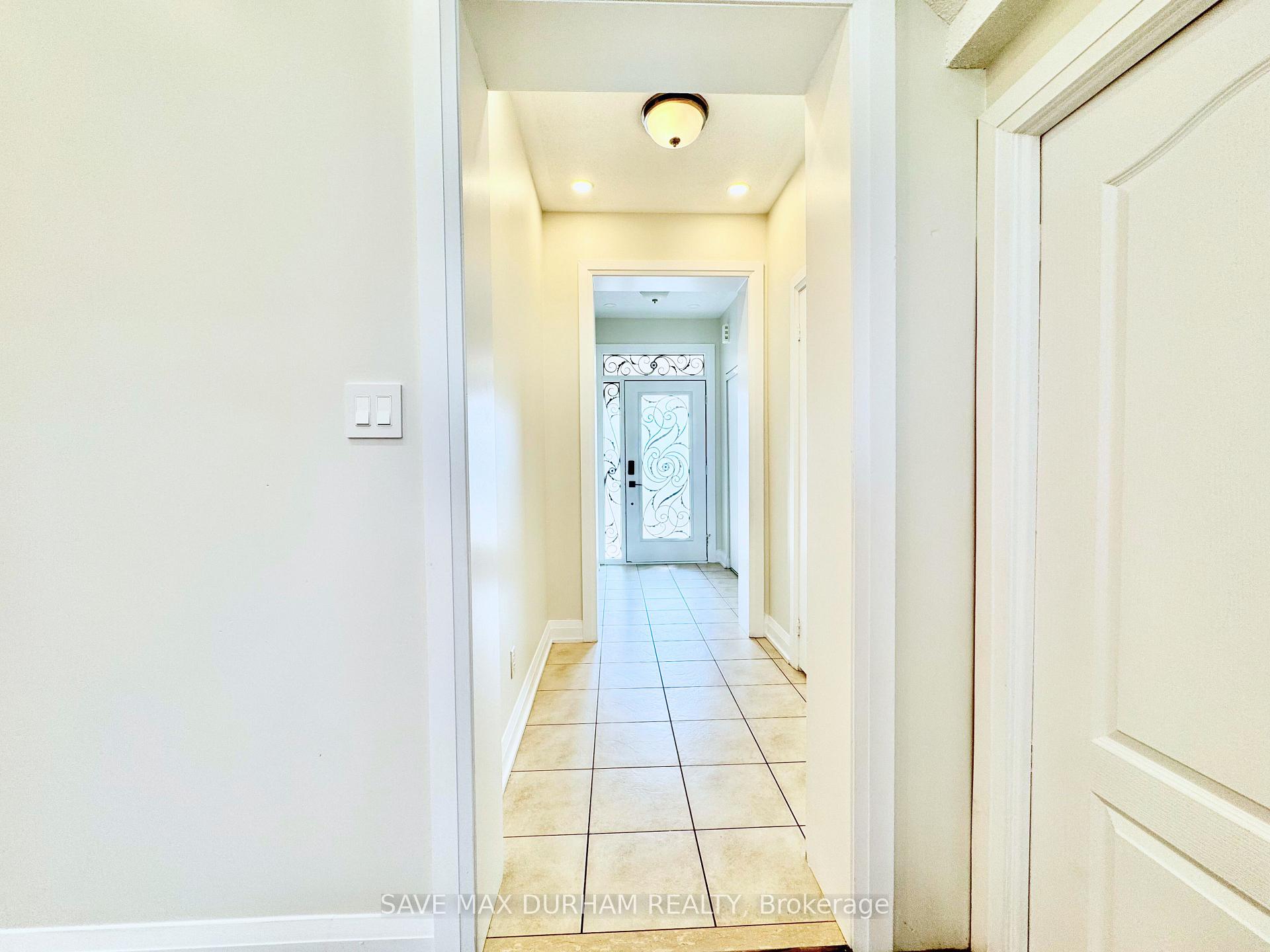 Photo 2 of 18 Silverwood Circle, Ajax, Central East — HOMEH