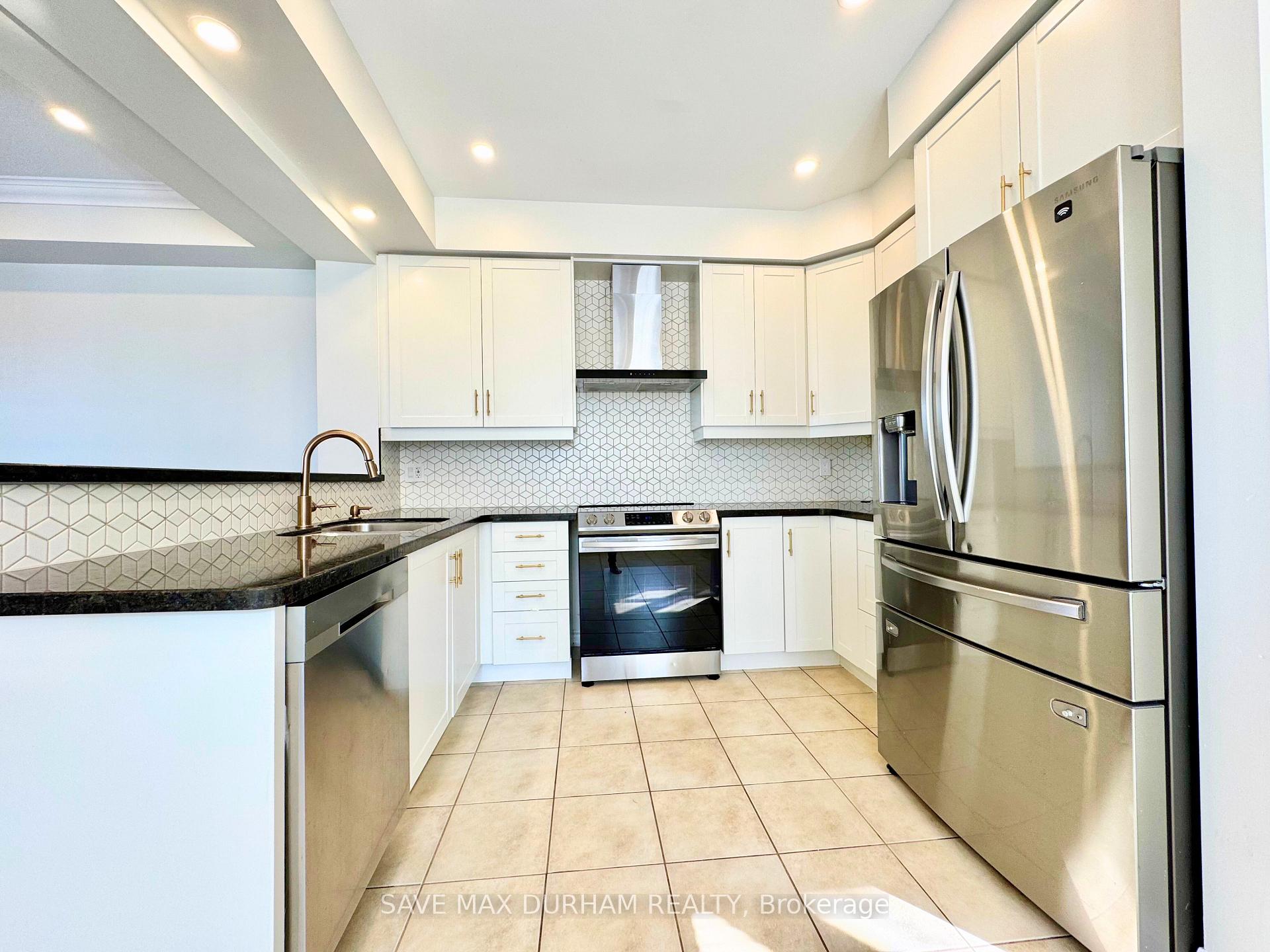 Photo 5 of 18 Silverwood Circle, Ajax, Central East — HOMEH