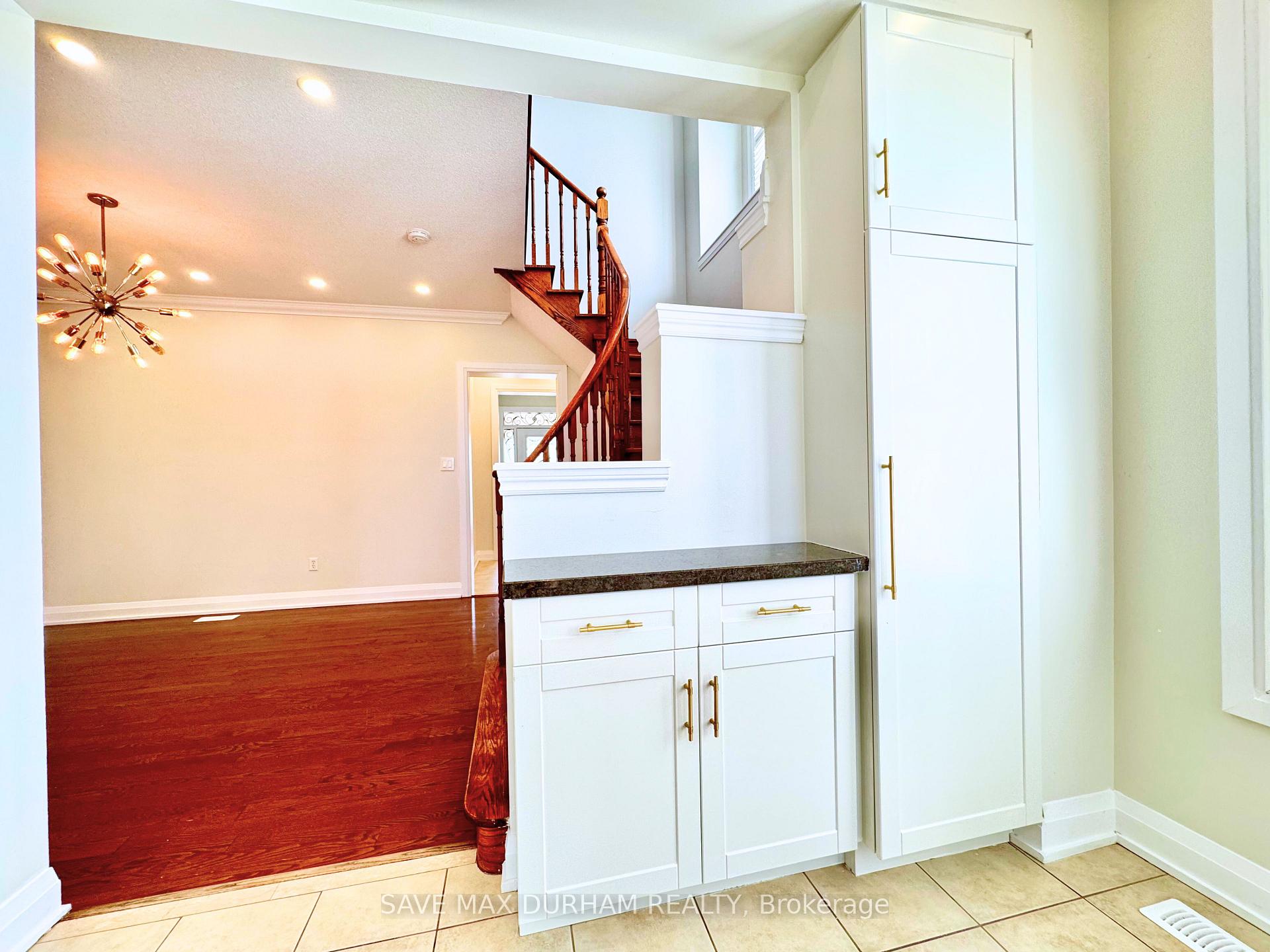 Photo 6 of 18 Silverwood Circle, Ajax, Central East — HOMEH