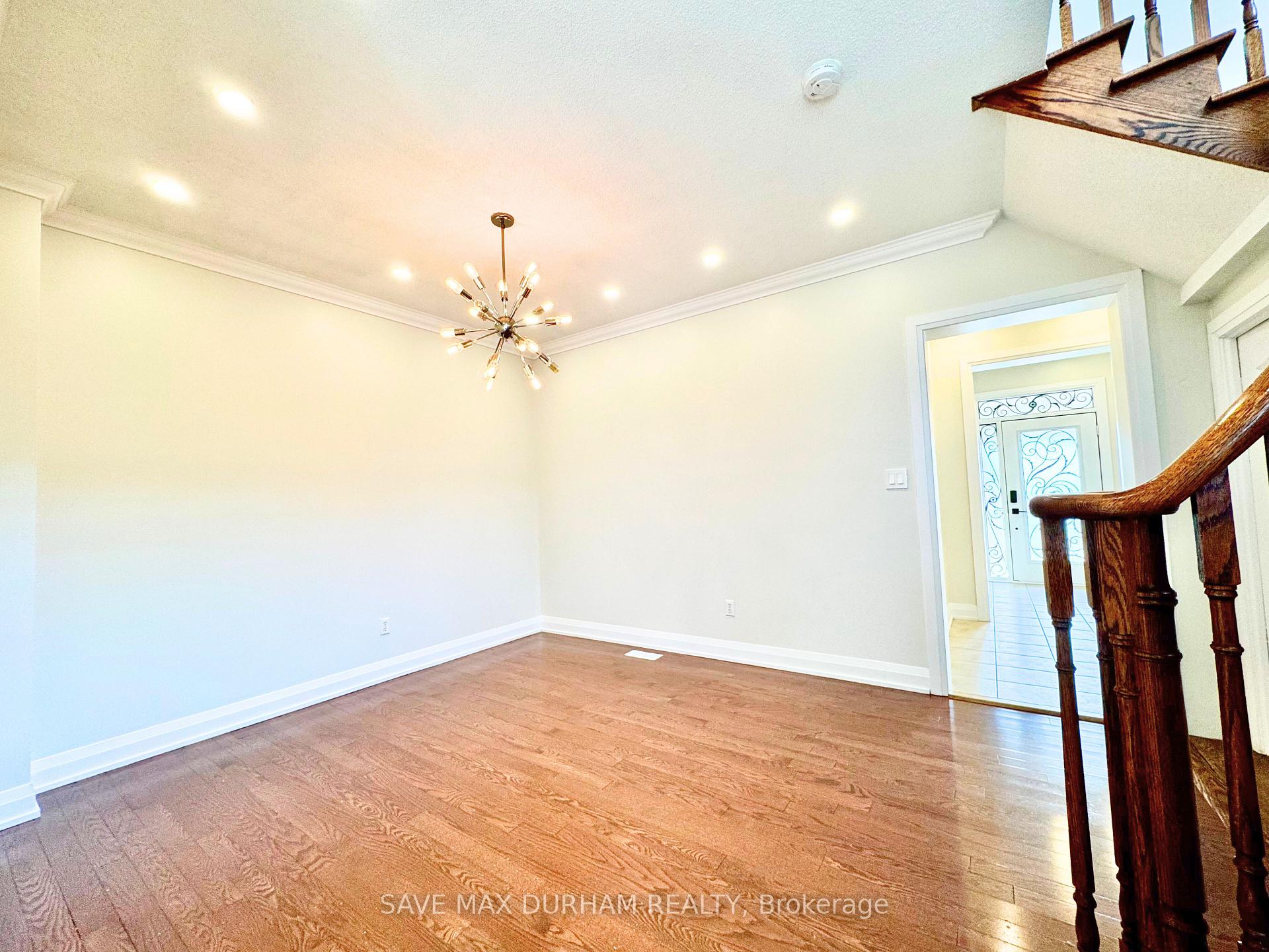 Photo 8 of 18 Silverwood Circle, Ajax, Central East — HOMEH