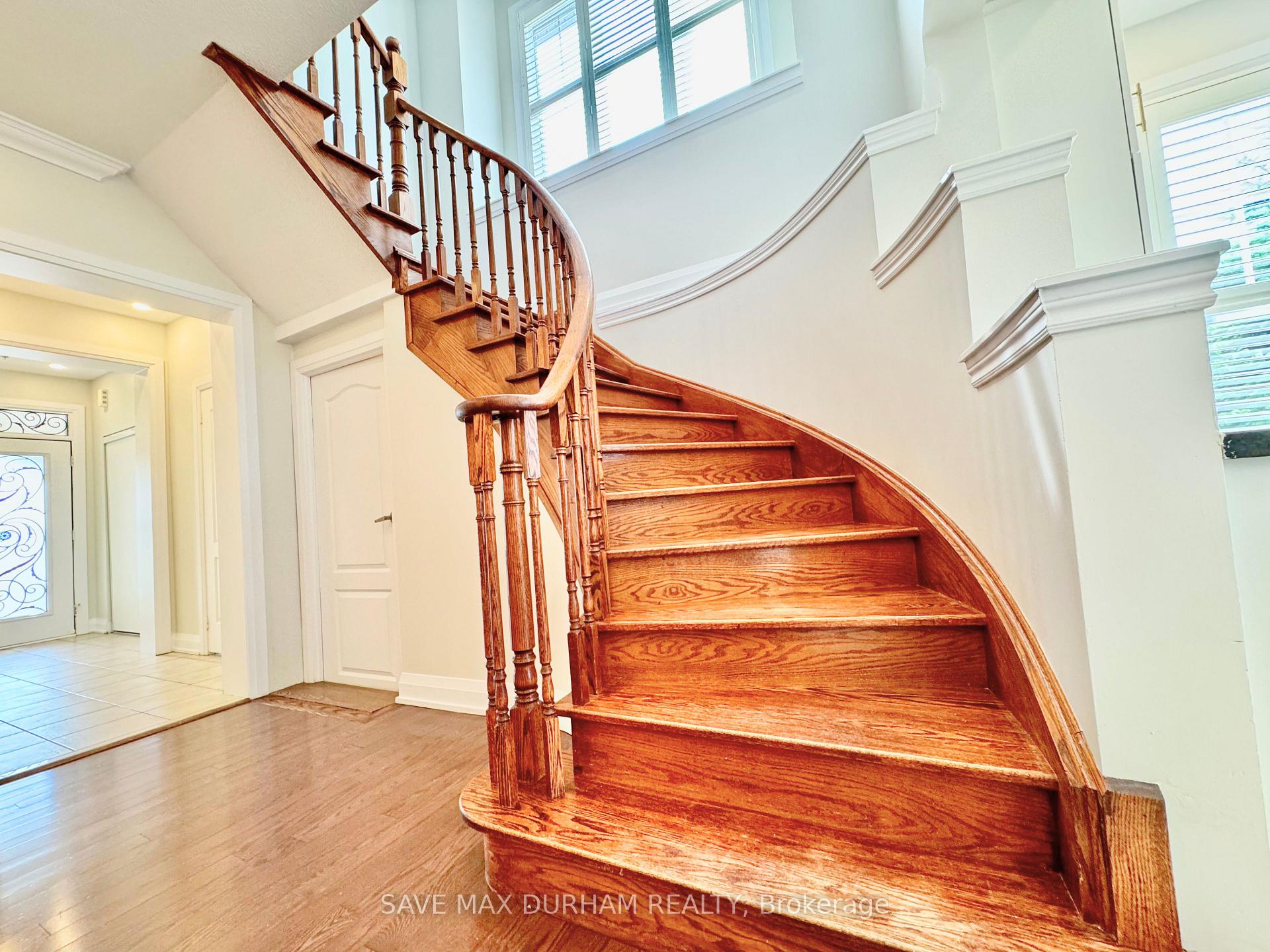 Photo 10 of 18 Silverwood Circle, Ajax, Central East — HOMEH