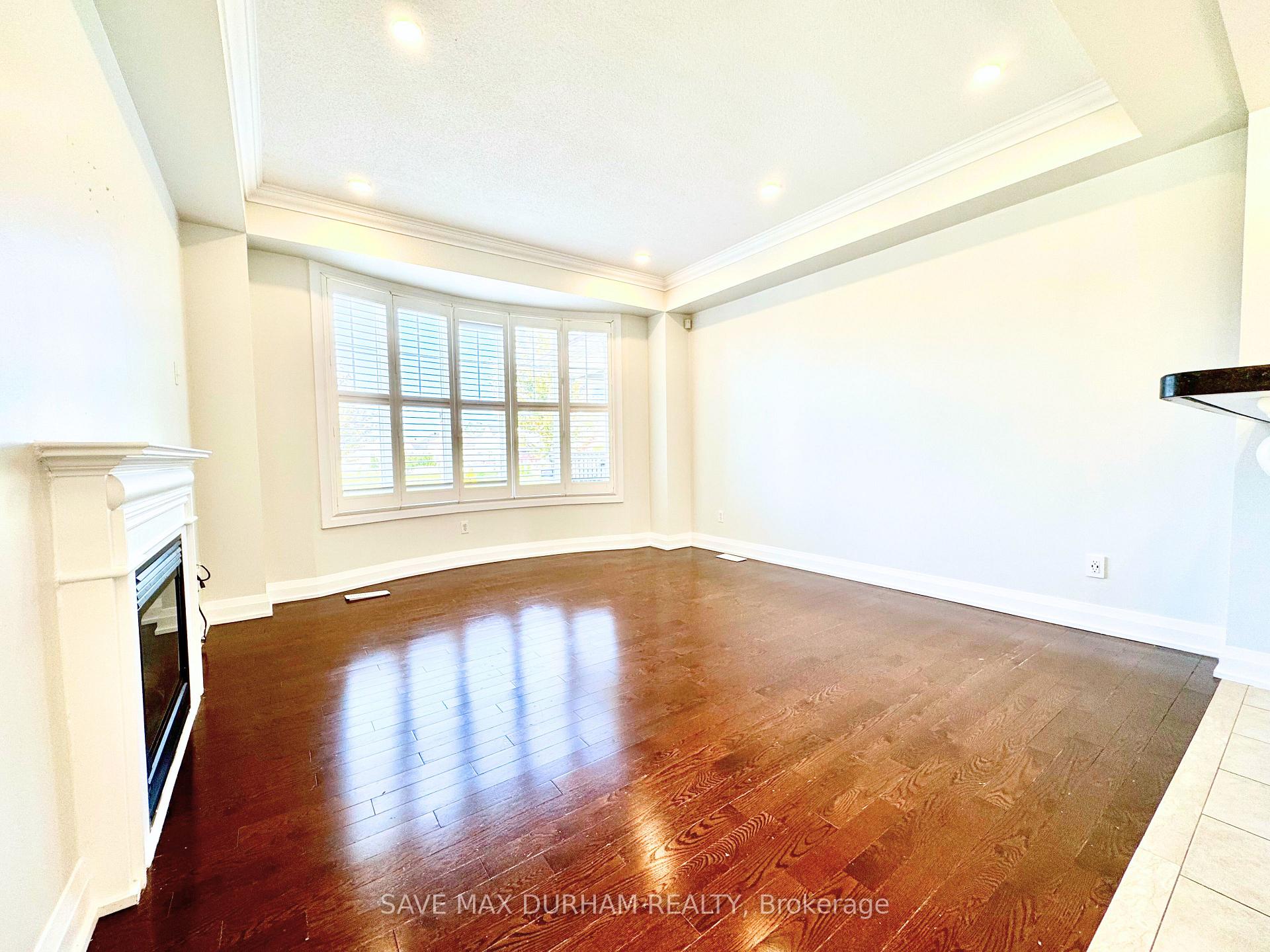 Photo 11 of 18 Silverwood Circle, Ajax, Central East — HOMEH