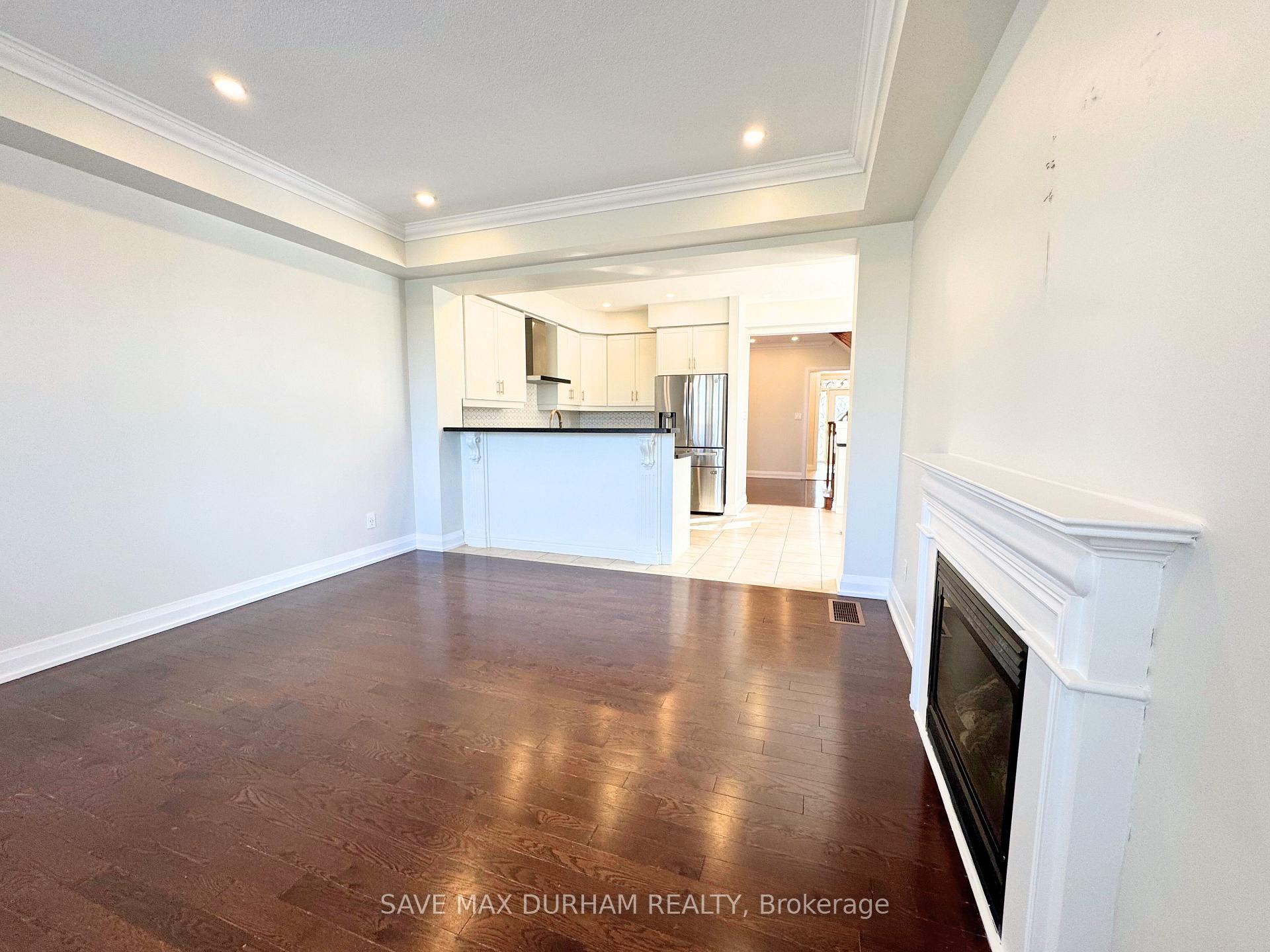 Photo 12 of 18 Silverwood Circle, Ajax, Central East — HOMEH