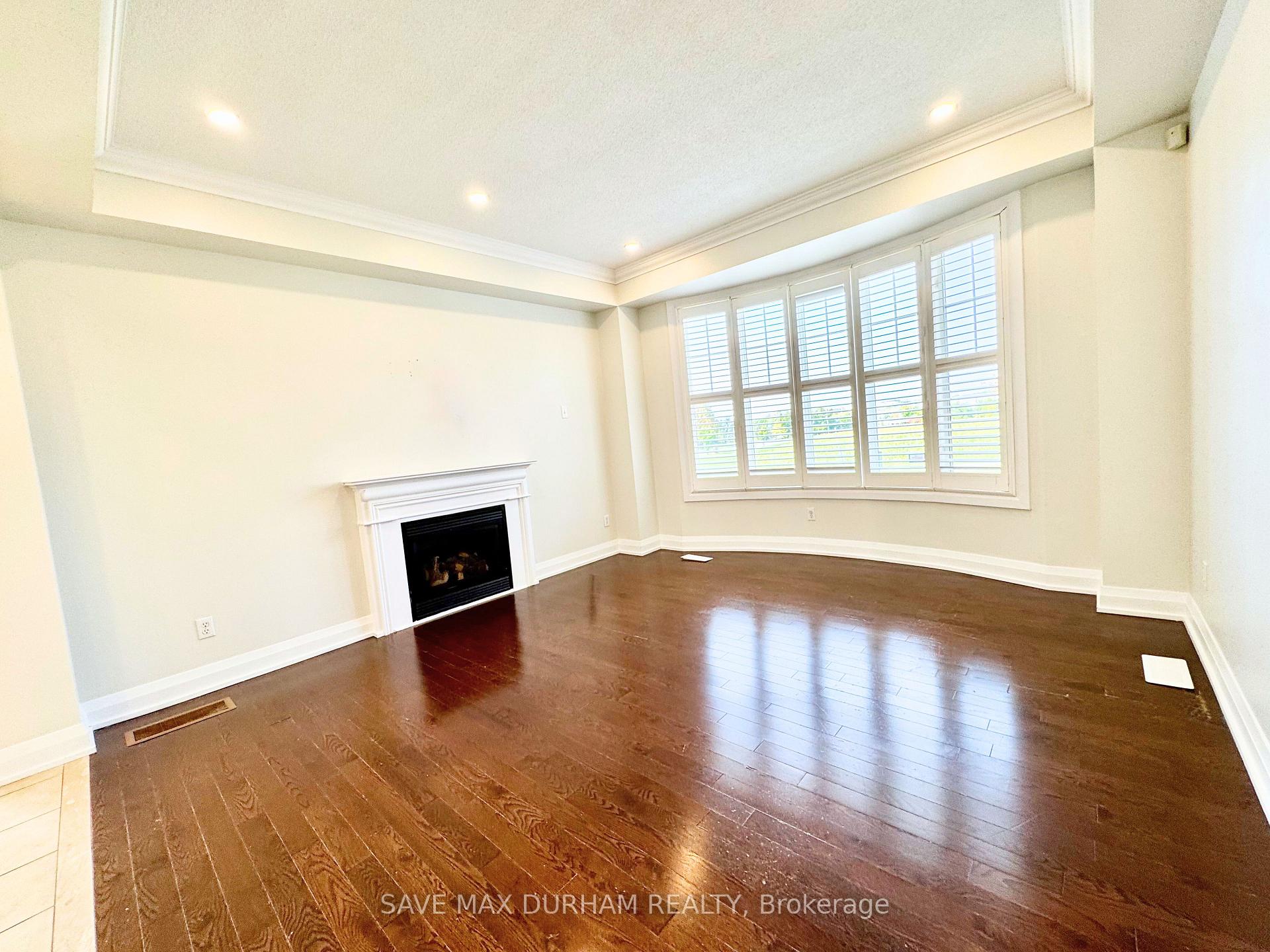 Photo 13 of 18 Silverwood Circle, Ajax, Central East — HOMEH