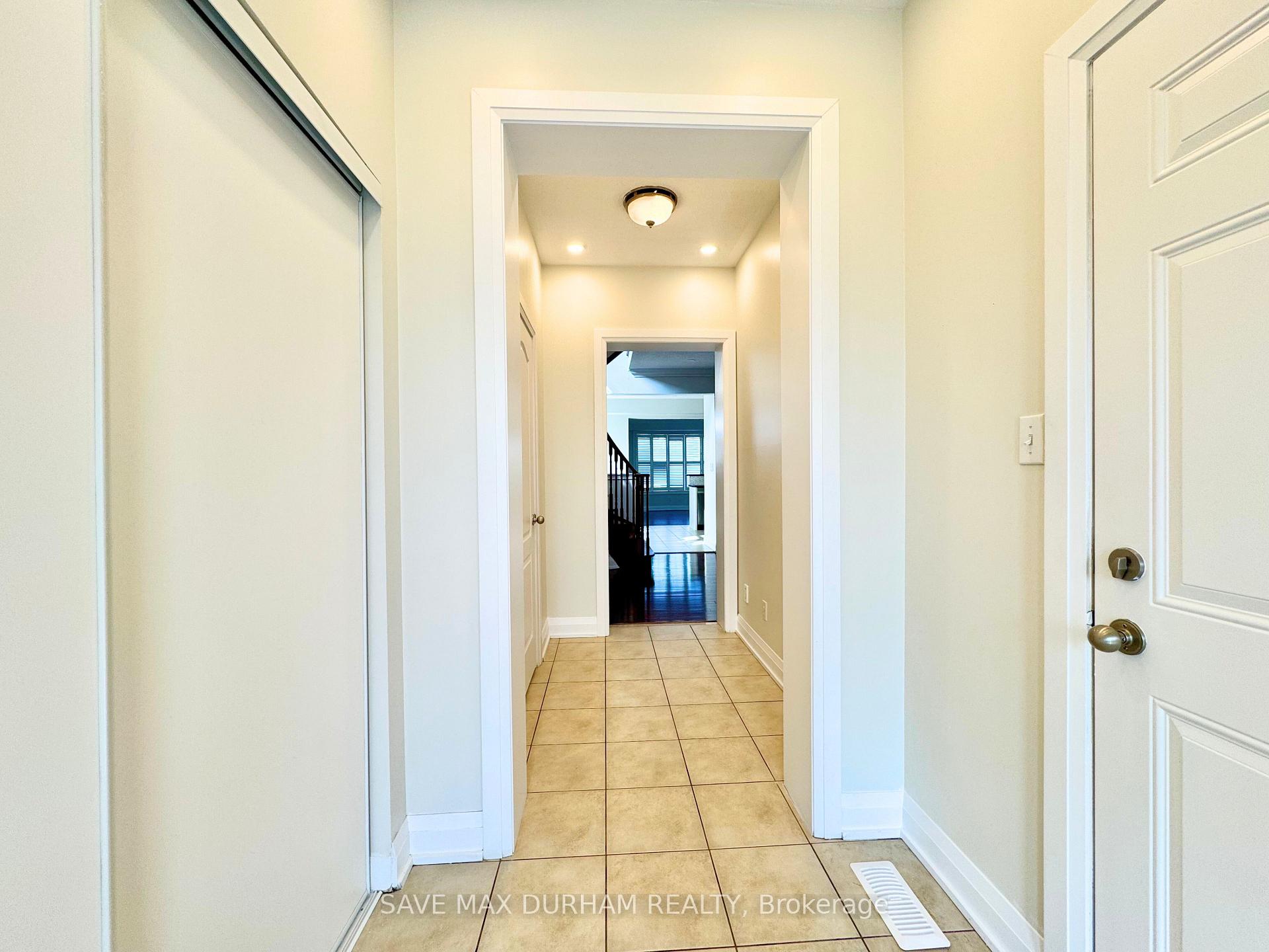Photo 15 of 18 Silverwood Circle, Ajax, Central East — HOMEH