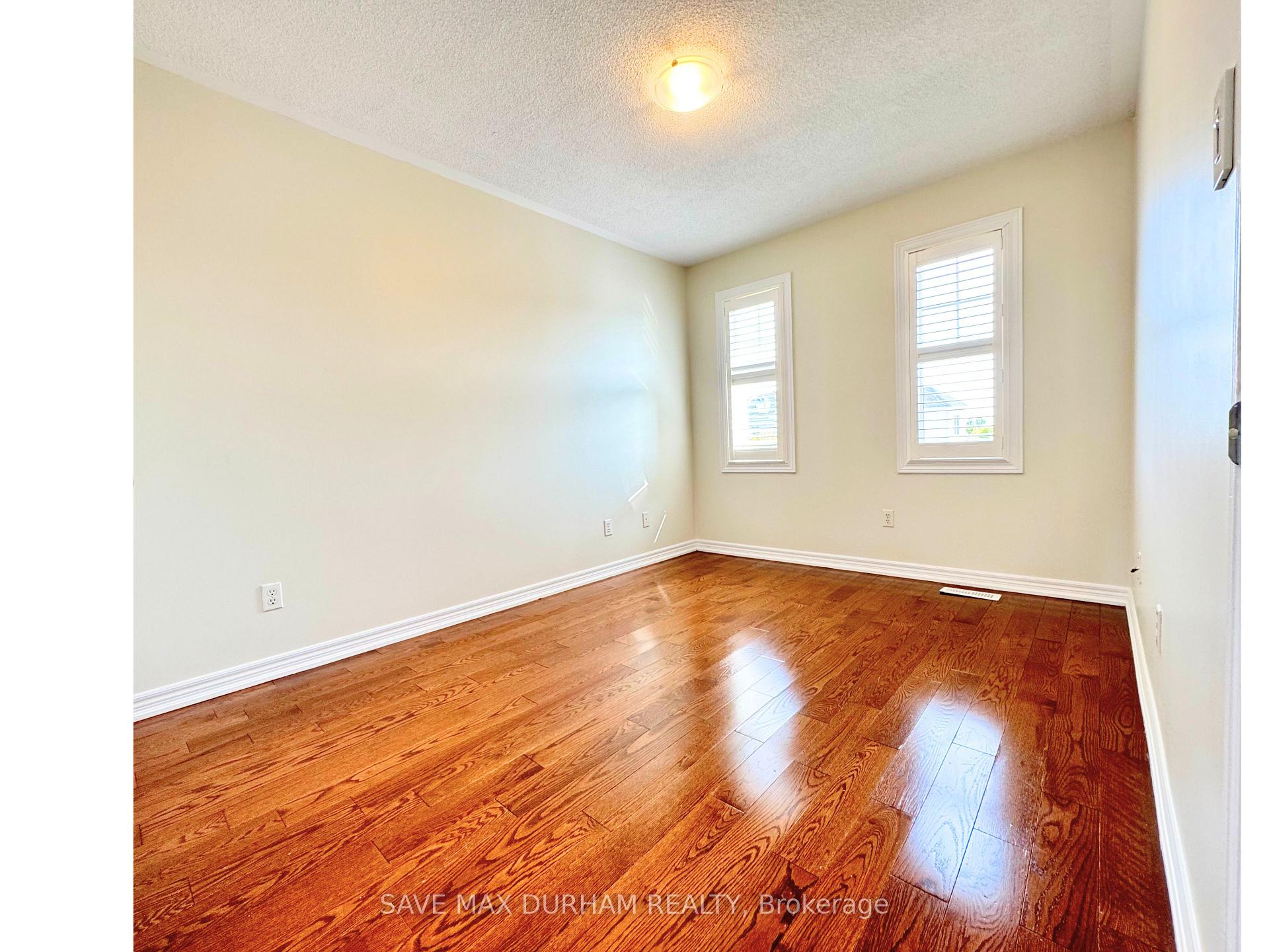 Photo 23 of 18 Silverwood Circle, Ajax, Central East — HOMEH