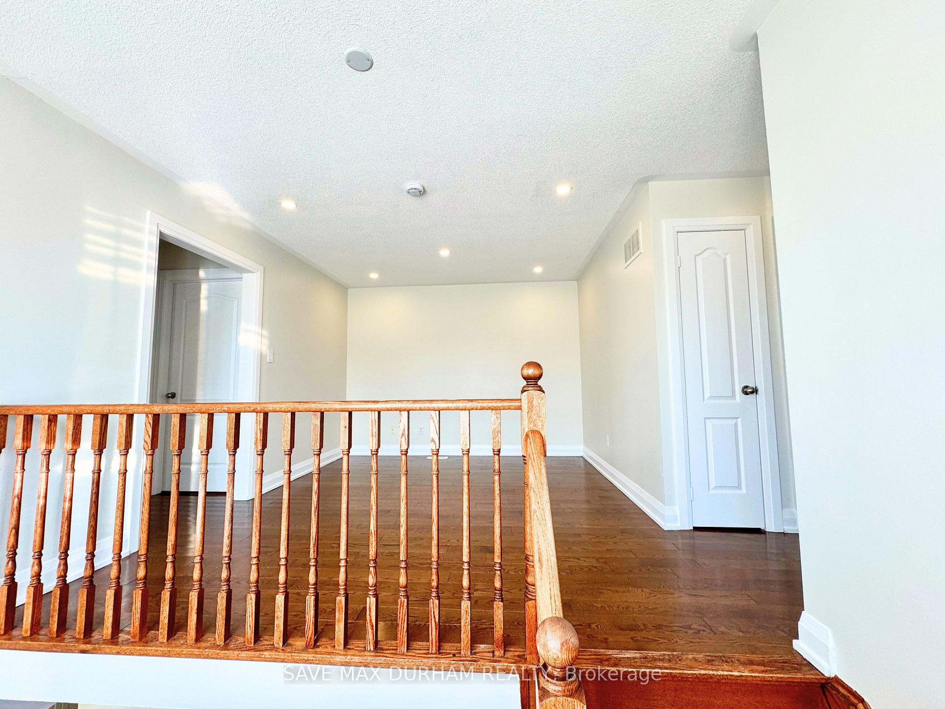 Photo 21 of 18 Silverwood Circle, Ajax, Central East — HOMEH