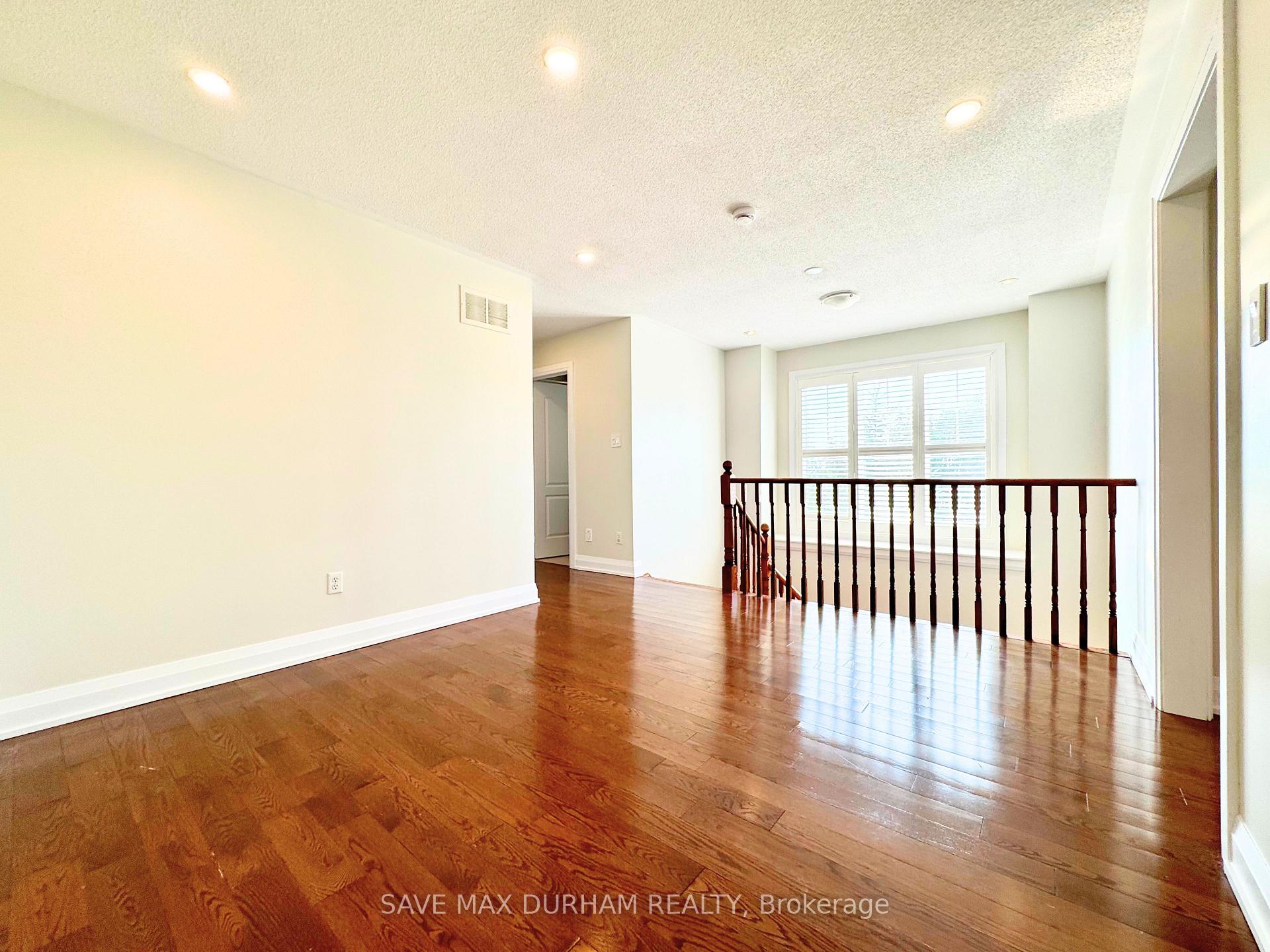 Photo 24 of 18 Silverwood Circle, Ajax, Central East — HOMEH