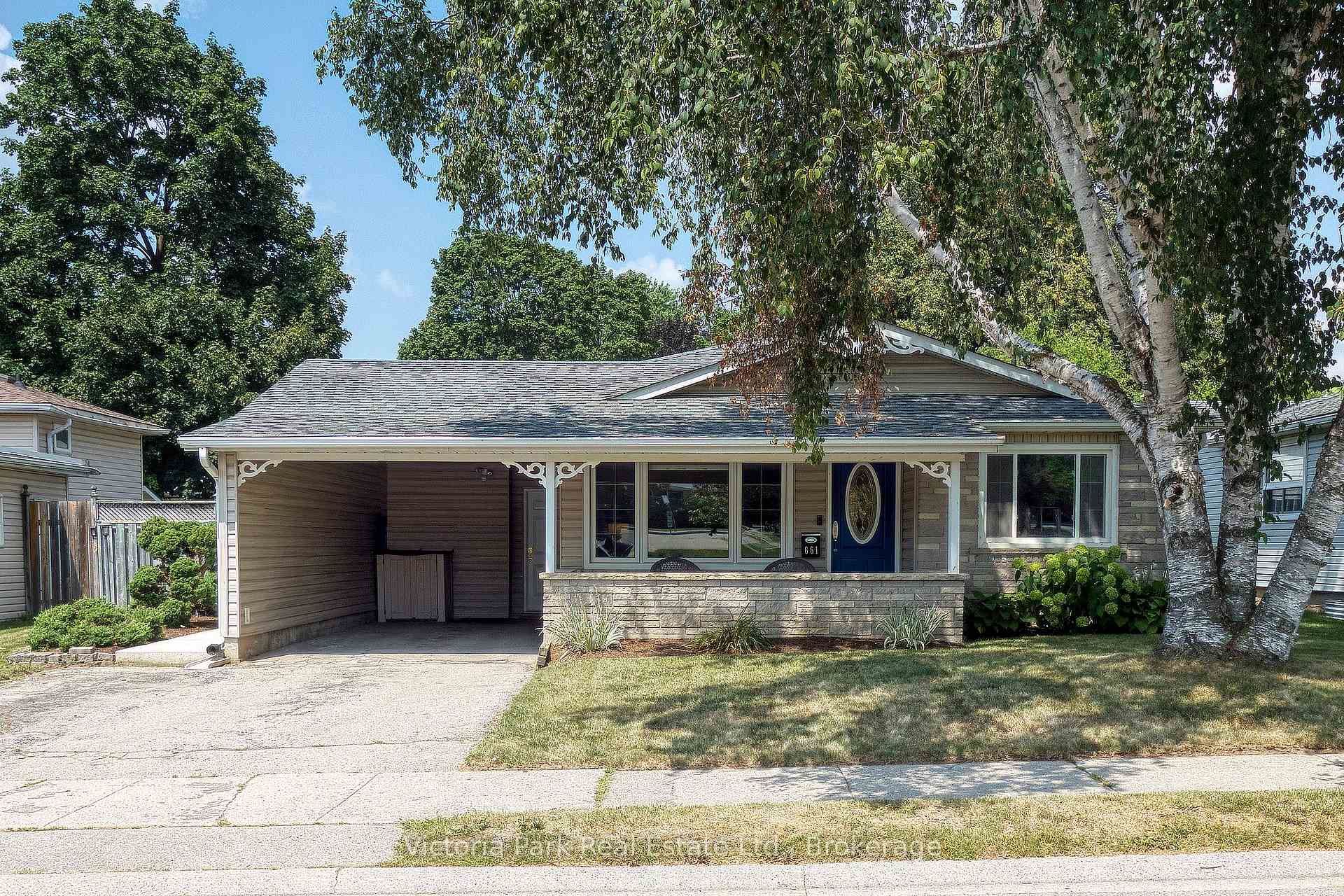Photo 2 of 661 Glen Forrest Boulevard, Waterloo, Lakeshore Village — HOMEH