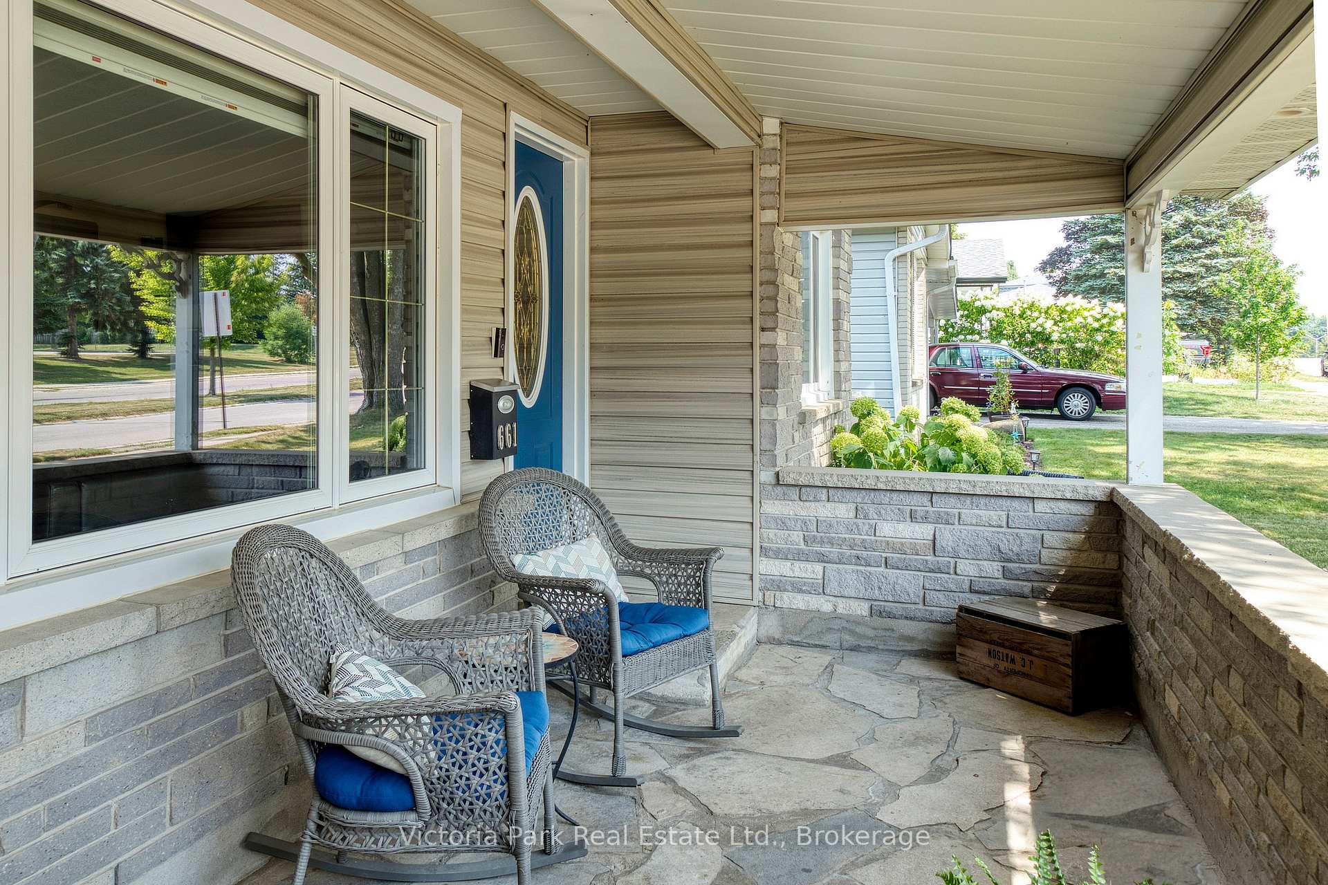 Photo 3 of 661 Glen Forrest Boulevard, Waterloo, Lakeshore Village — HOMEH