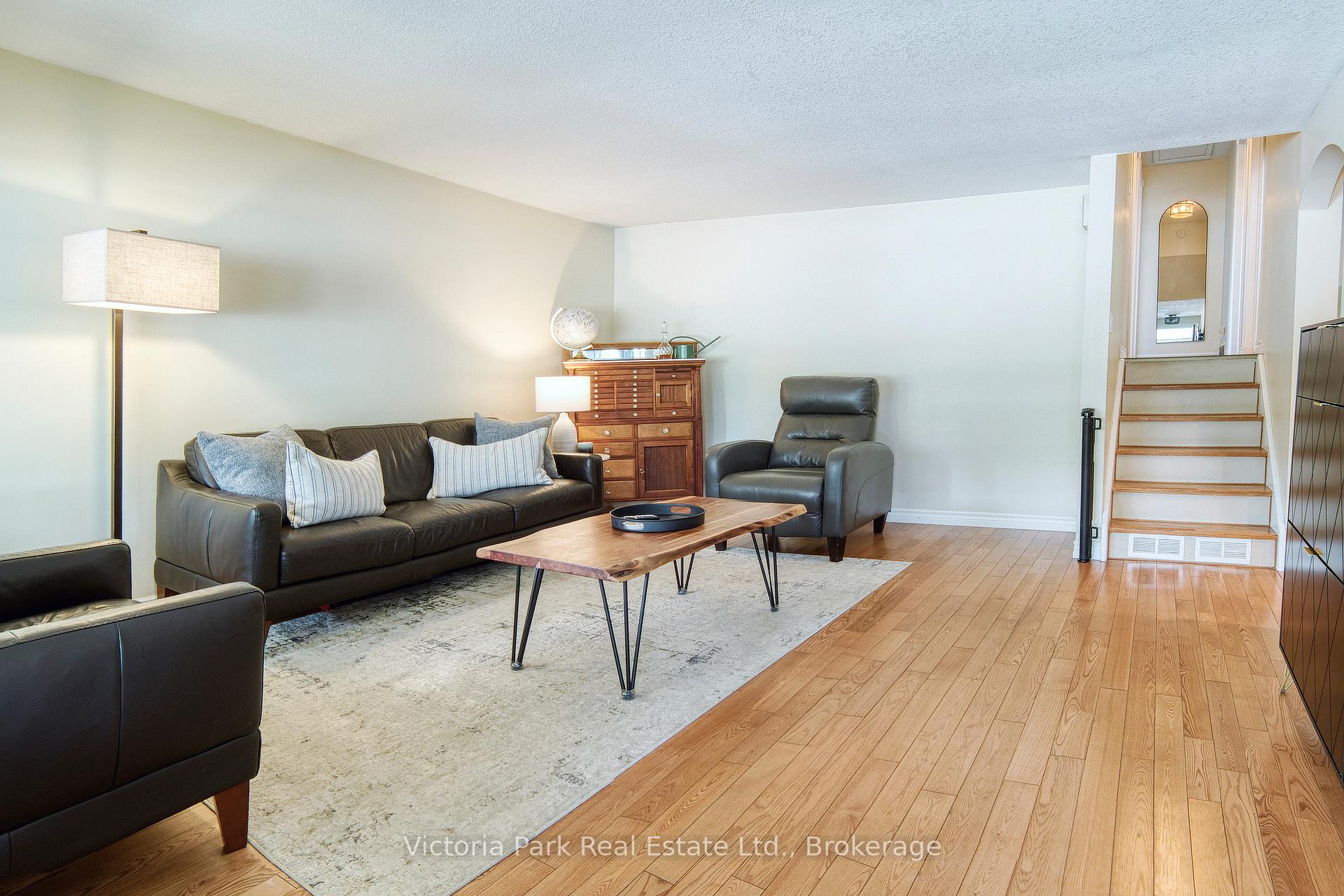 Photo 4 of 661 Glen Forrest Boulevard, Waterloo, Lakeshore Village — HOMEH