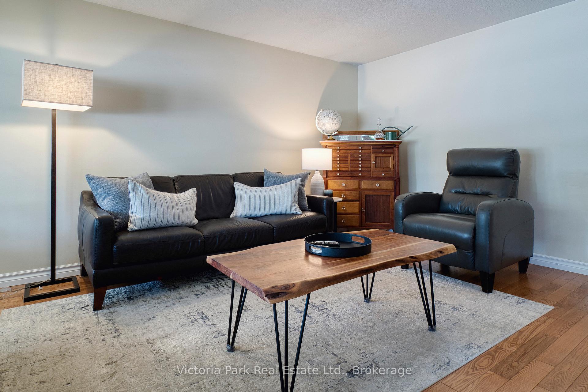 Photo 6 of 661 Glen Forrest Boulevard, Waterloo, Lakeshore Village — HOMEH