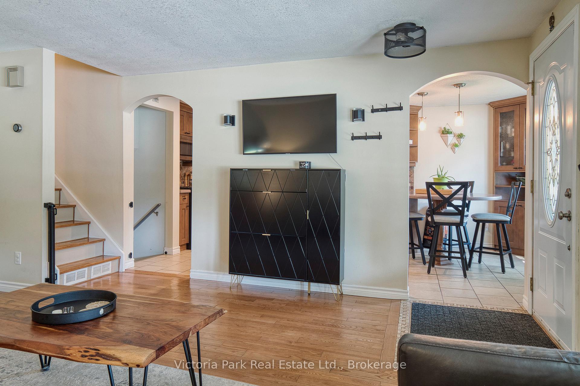 Photo 7 of 661 Glen Forrest Boulevard, Waterloo, Lakeshore Village — HOMEH