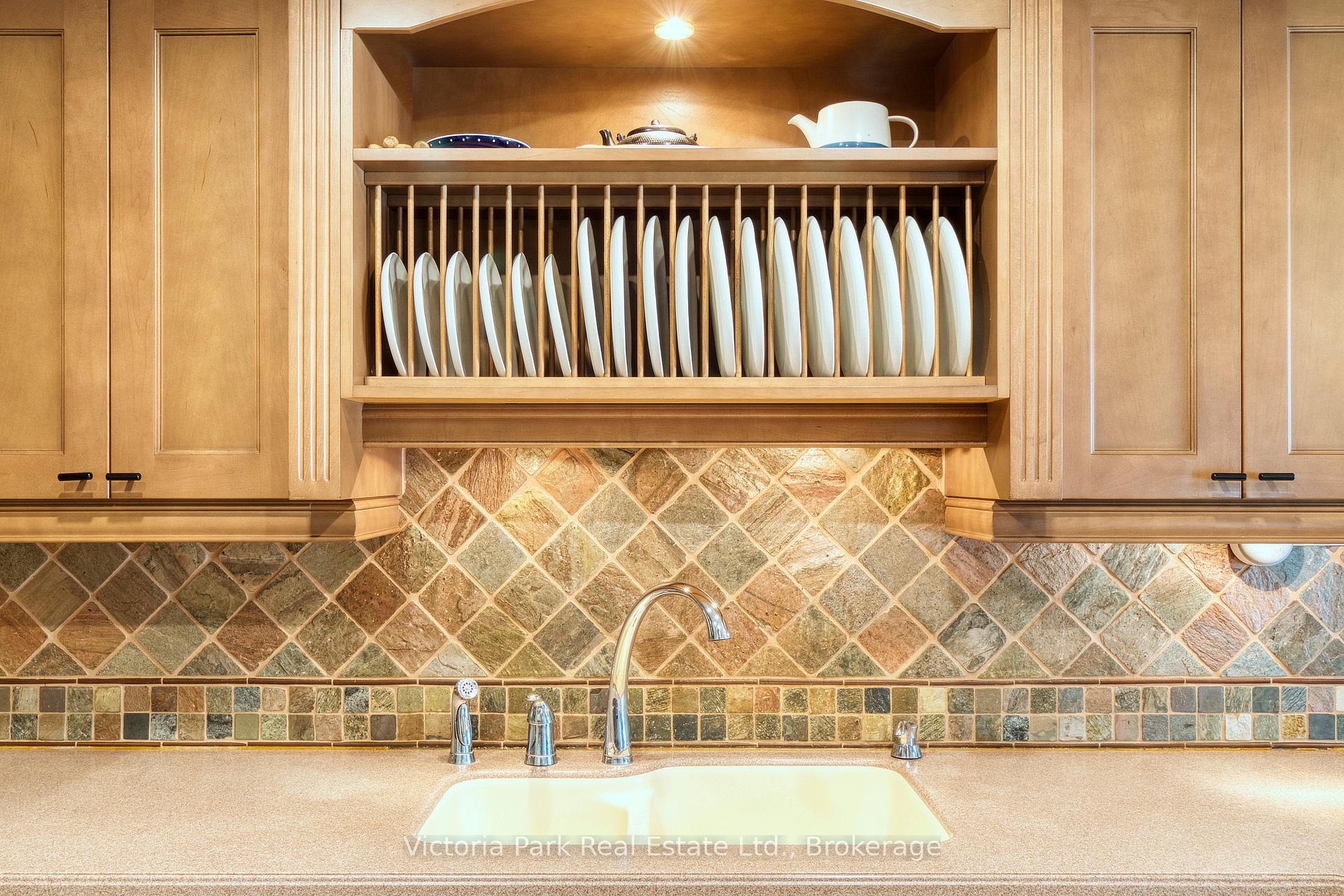 Photo 13 of 661 Glen Forrest Boulevard, Waterloo, Lakeshore Village — HOMEH