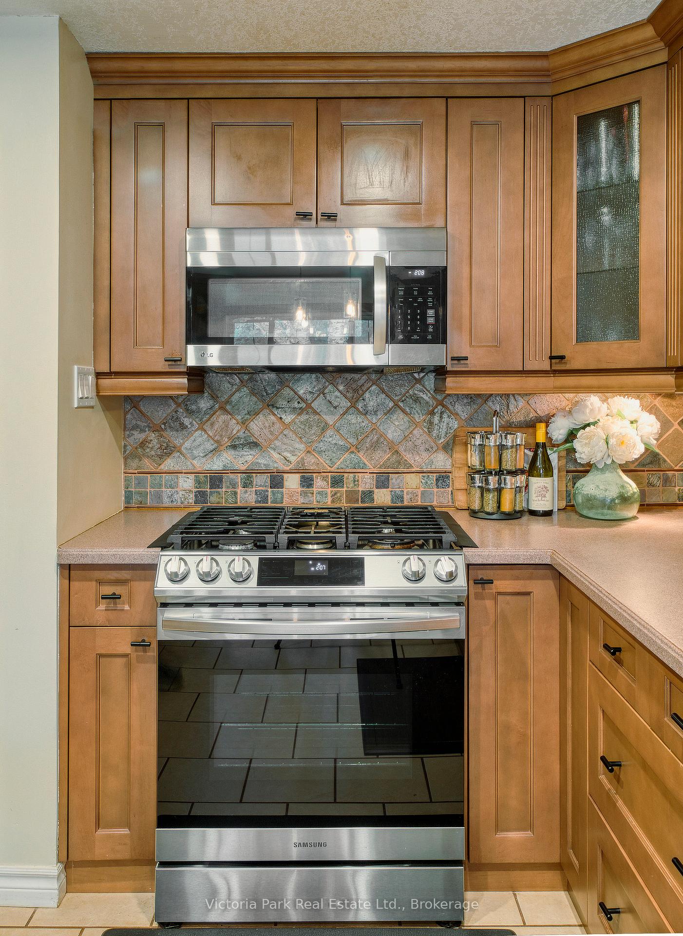 Photo 15 of 661 Glen Forrest Boulevard, Waterloo, Lakeshore Village — HOMEH