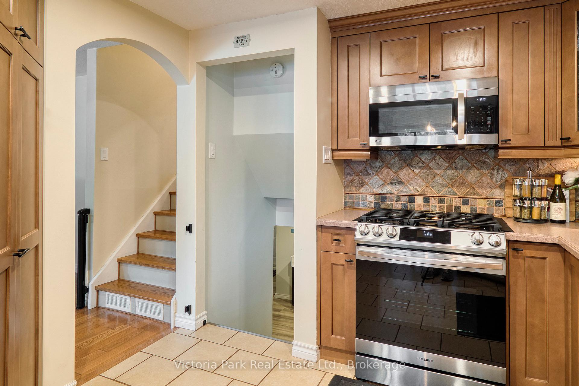 Photo 16 of 661 Glen Forrest Boulevard, Waterloo, Lakeshore Village — HOMEH