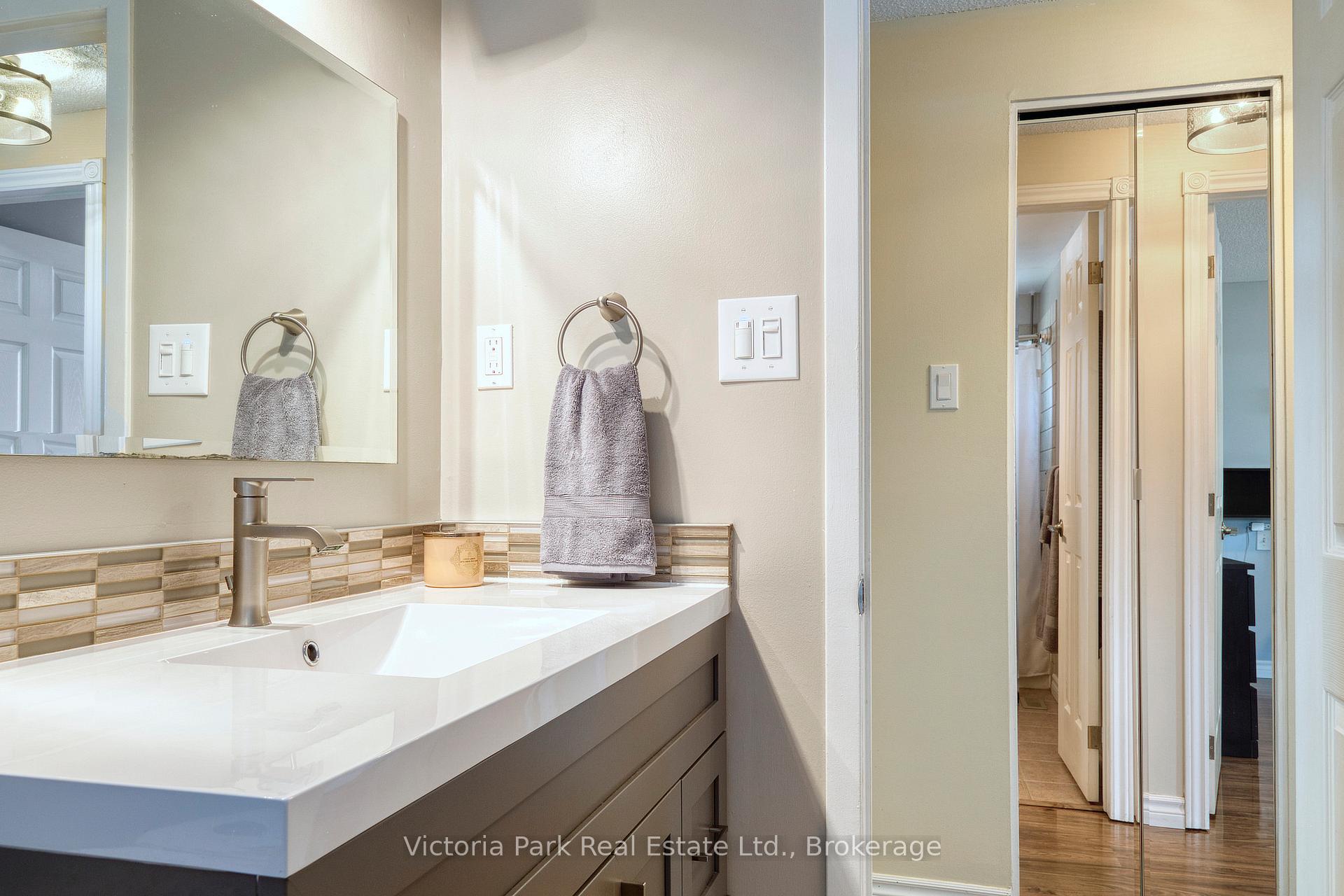 Photo 20 of 661 Glen Forrest Boulevard, Waterloo, Lakeshore Village — HOMEH
